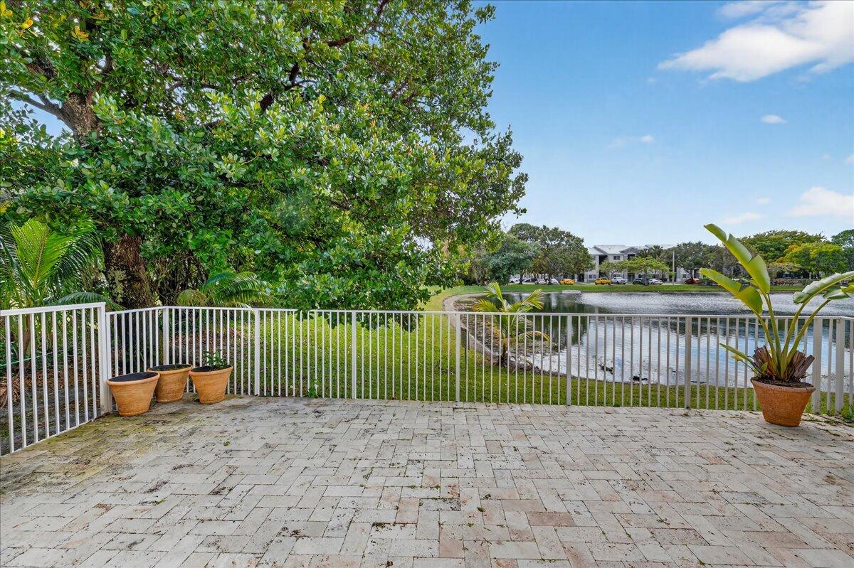 BANYAN TRAILS - Residential