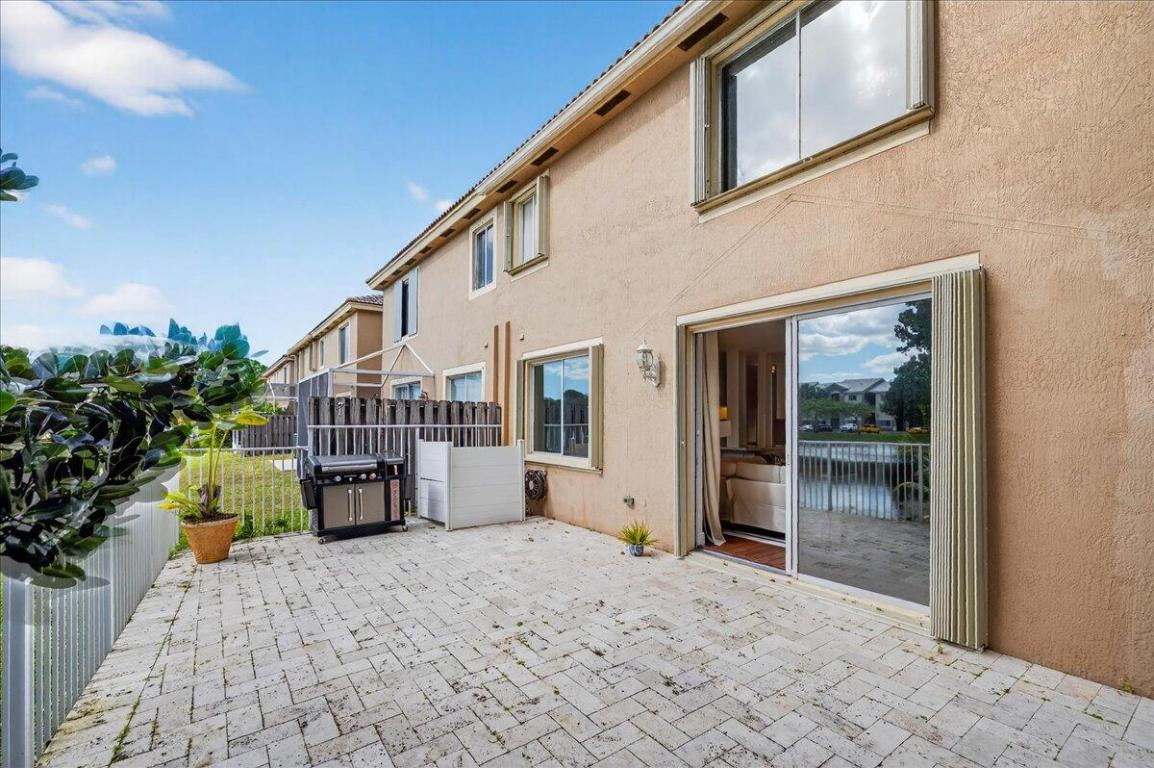 BANYAN TRAILS - Residential