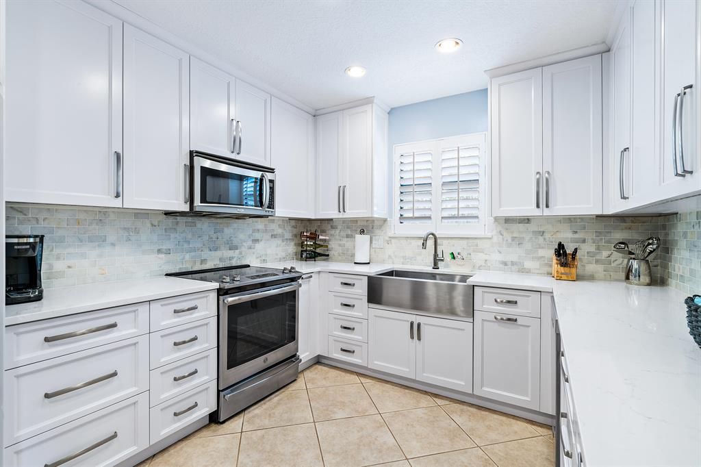 Photo of 985 Laurel Road Rd, North Palm Beach, FL 33408 (MLS # R10745379)