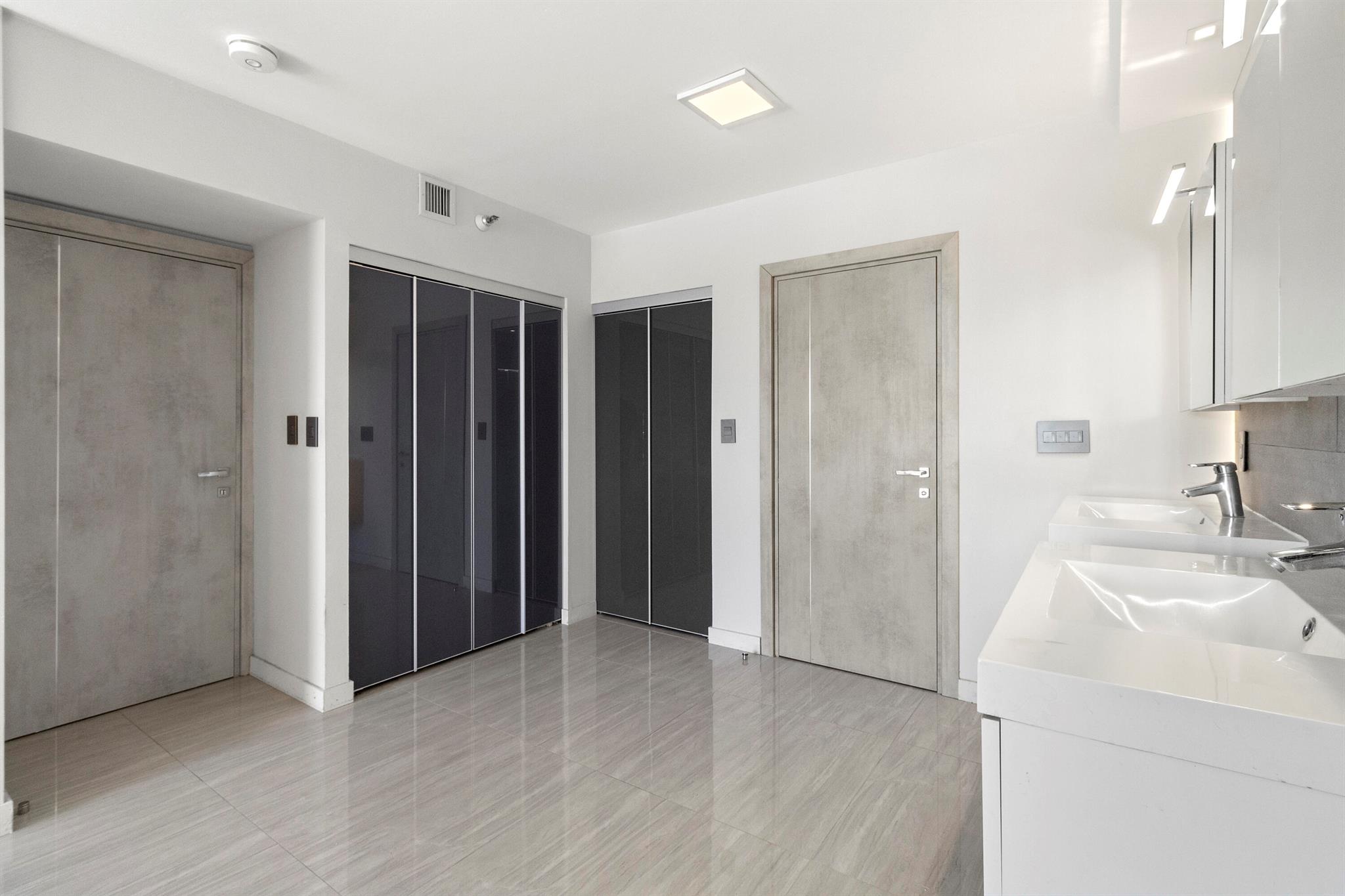 WATERVIEW CONDO - Residential