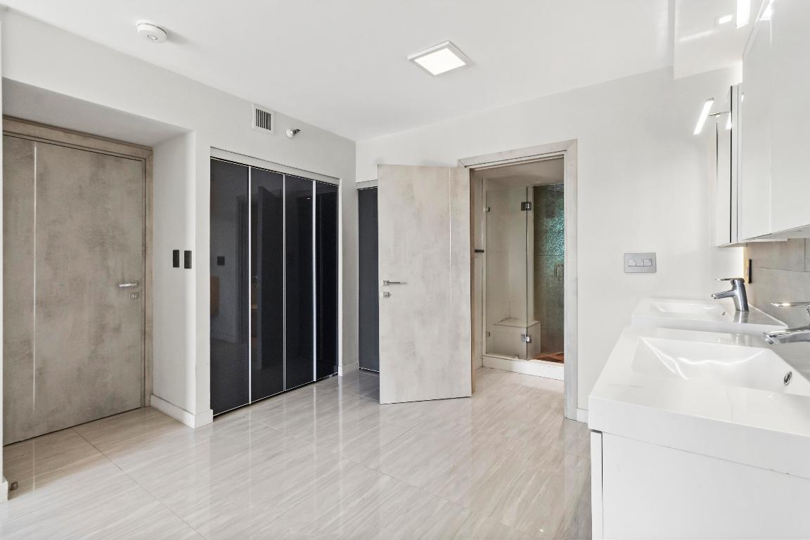 WATERVIEW CONDO - Residential