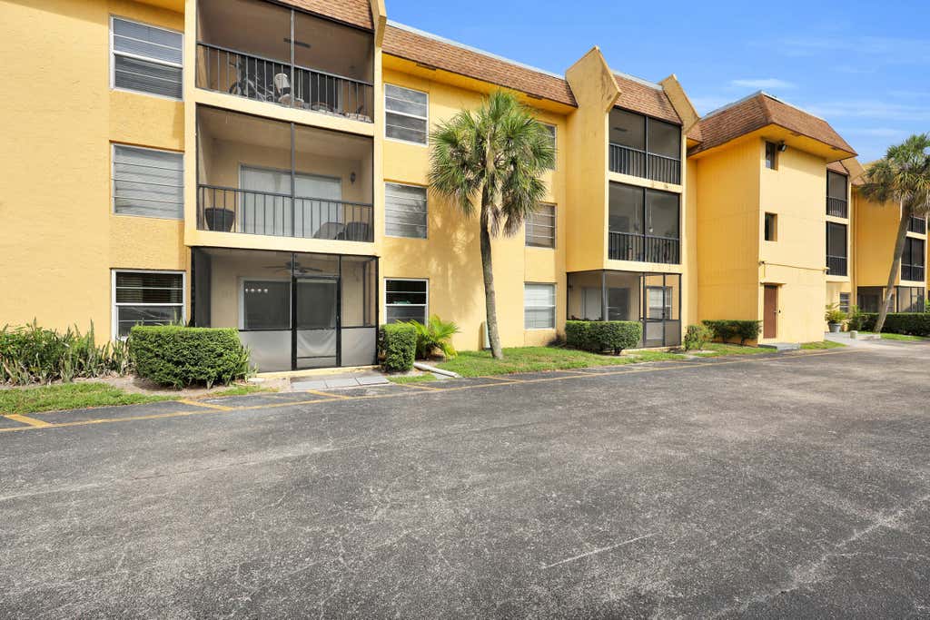 Photo of 490 NW 20TH Street #1140, Boca Raton, FL 33431 (MLS # B26059365)