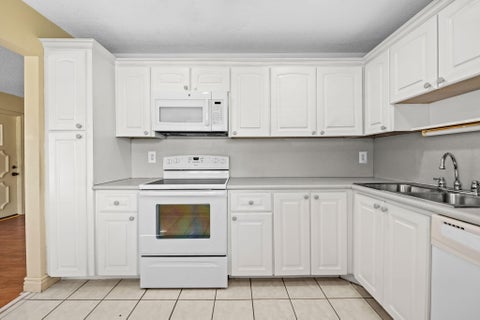 Tiny photo for 8711 NW 10TH Street #D101, Plantation, FL 33322 (MLS # B26069997)