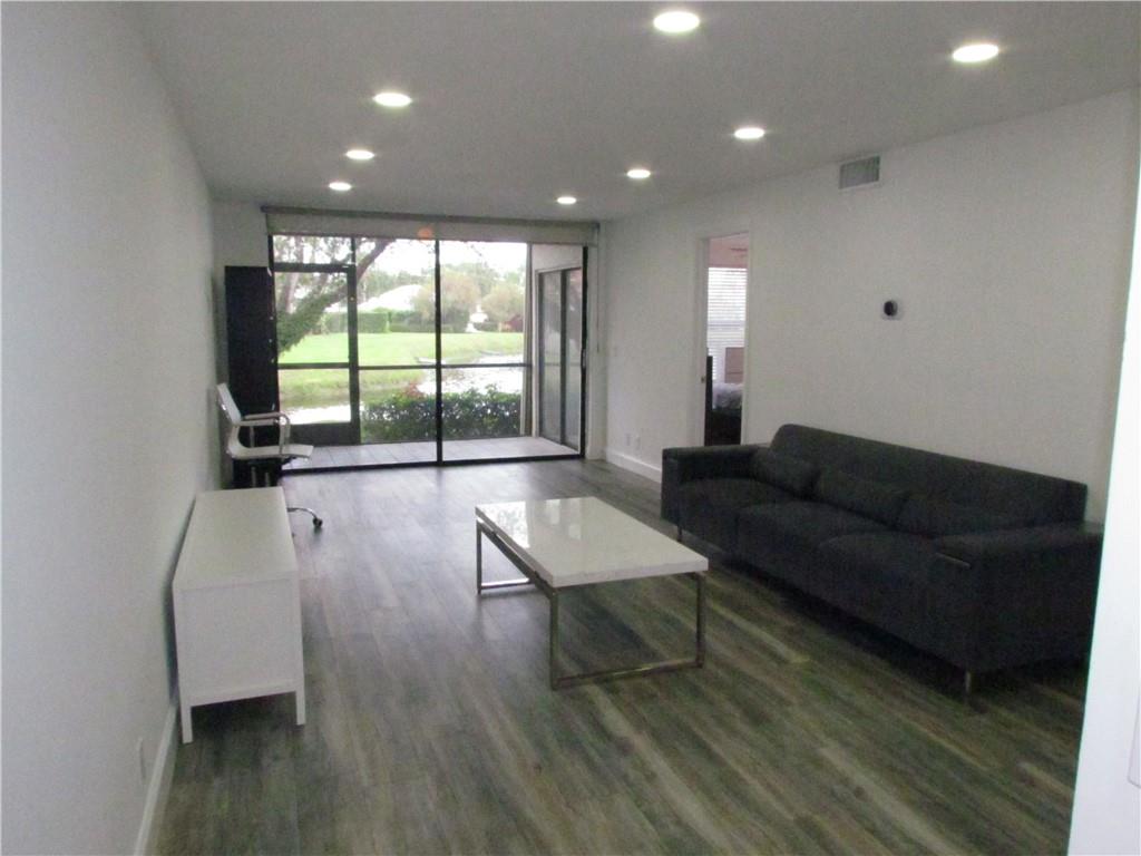 EASTPOINTE BRIARWOOD - Residential