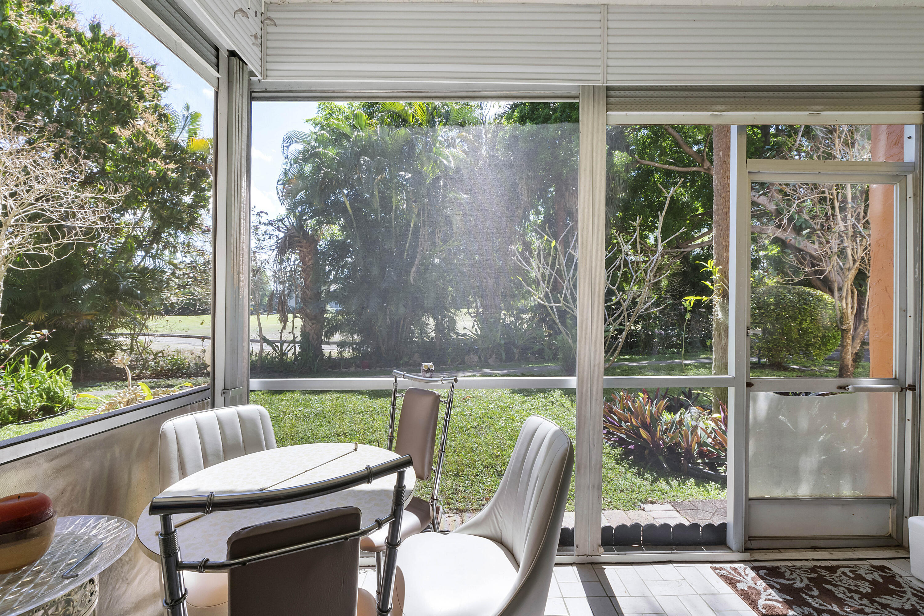 ROKEST CONDOMINIUM APARTMENTS - Residential