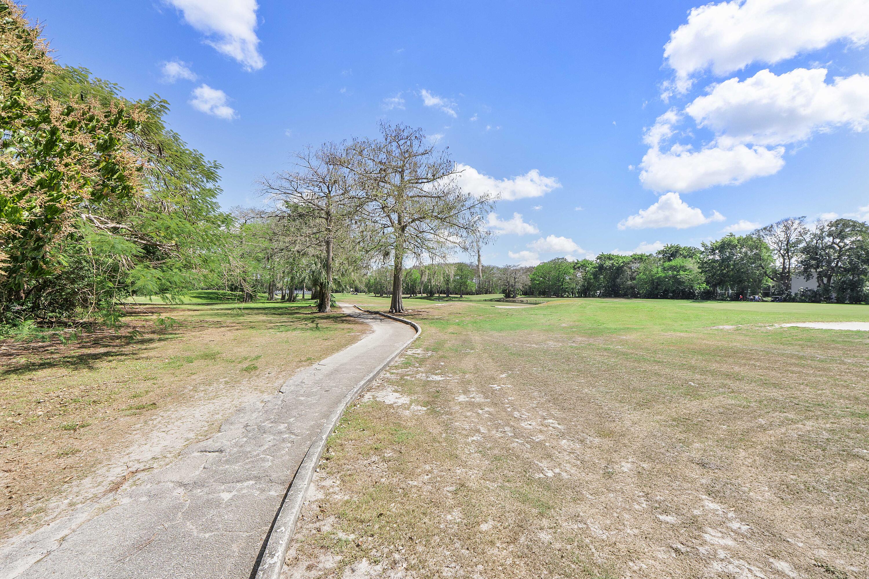 ROKEST CONDOMINIUM APARTMENTS - Residential