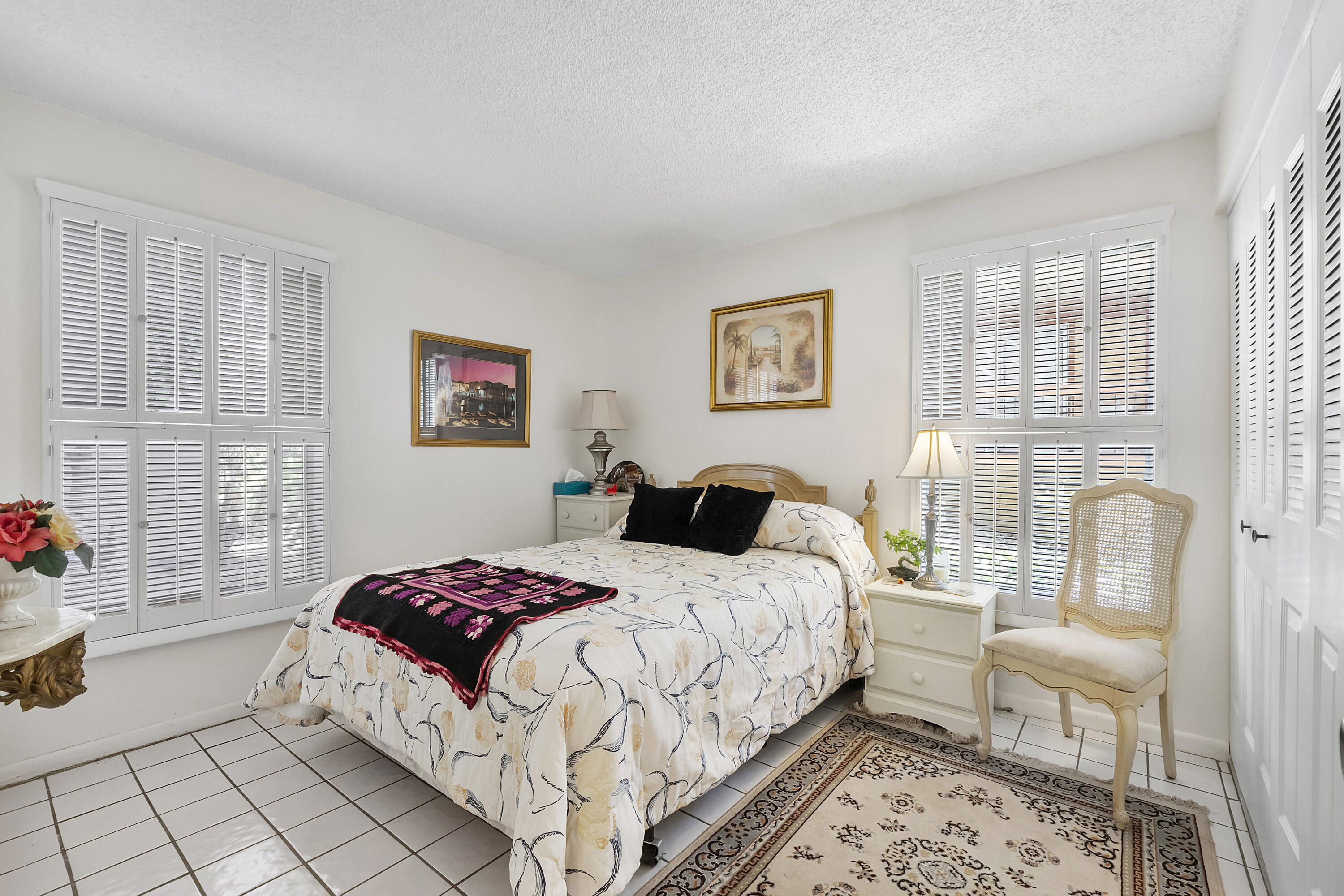 ROKEST CONDOMINIUM APARTMENTS - Residential