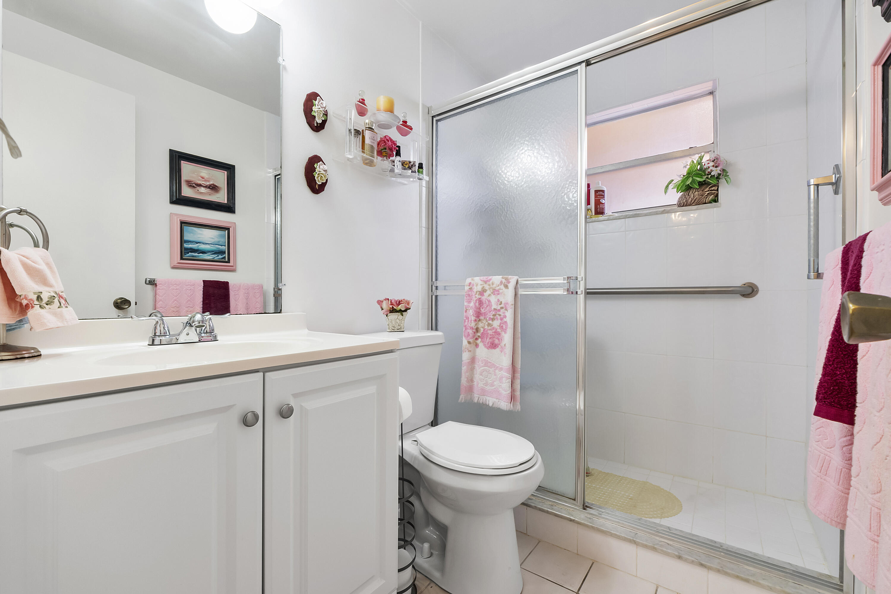 ROKEST CONDOMINIUM APARTMENTS - Residential