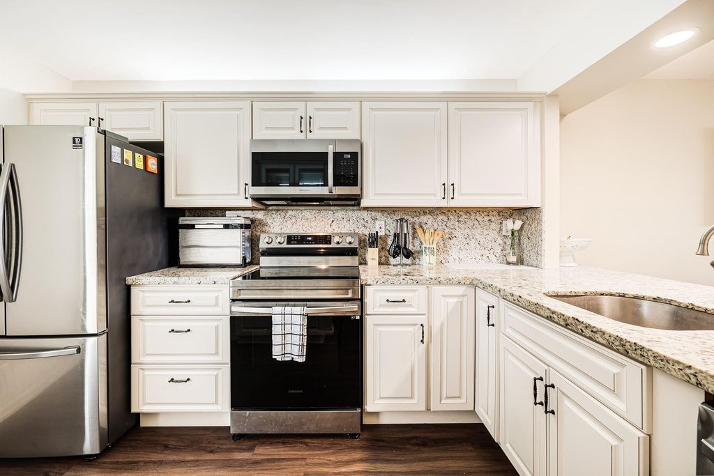 Photo of 6 Royal Palm Way #303, Boca Raton, FL 33432 (MLS # F10556034)