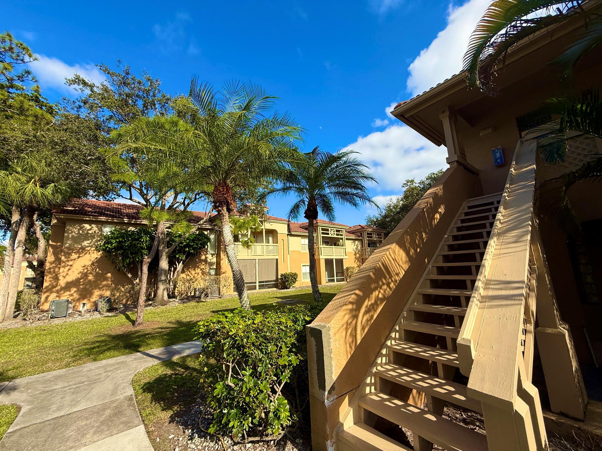 ENJOY THE FLORIDA LIFESTYLE !! WELL MAINTAINED 2 BEDROOM 2 BATHROOM WITH PRIVATE BALCONY OF MASTER AND LIVING ROOM IN THE HEART OF PALM BEACH. MINUTES TO SHOPPING, SCHOOL, BANKS, LIBRARY AND BEACHES !! WASHER AND DRYER IN APT !! TENNIS, POOL AND EXERCISE ROOM IN COMMUNITY !! WATER IS INCLUDED !! THIS IS PERFECT FOR ANY FAMILY *** 10 minutes to PBIA ** 15 minutes to Bright Line and downtown Palm beach **. Move in Requirements- 1st, last and security
