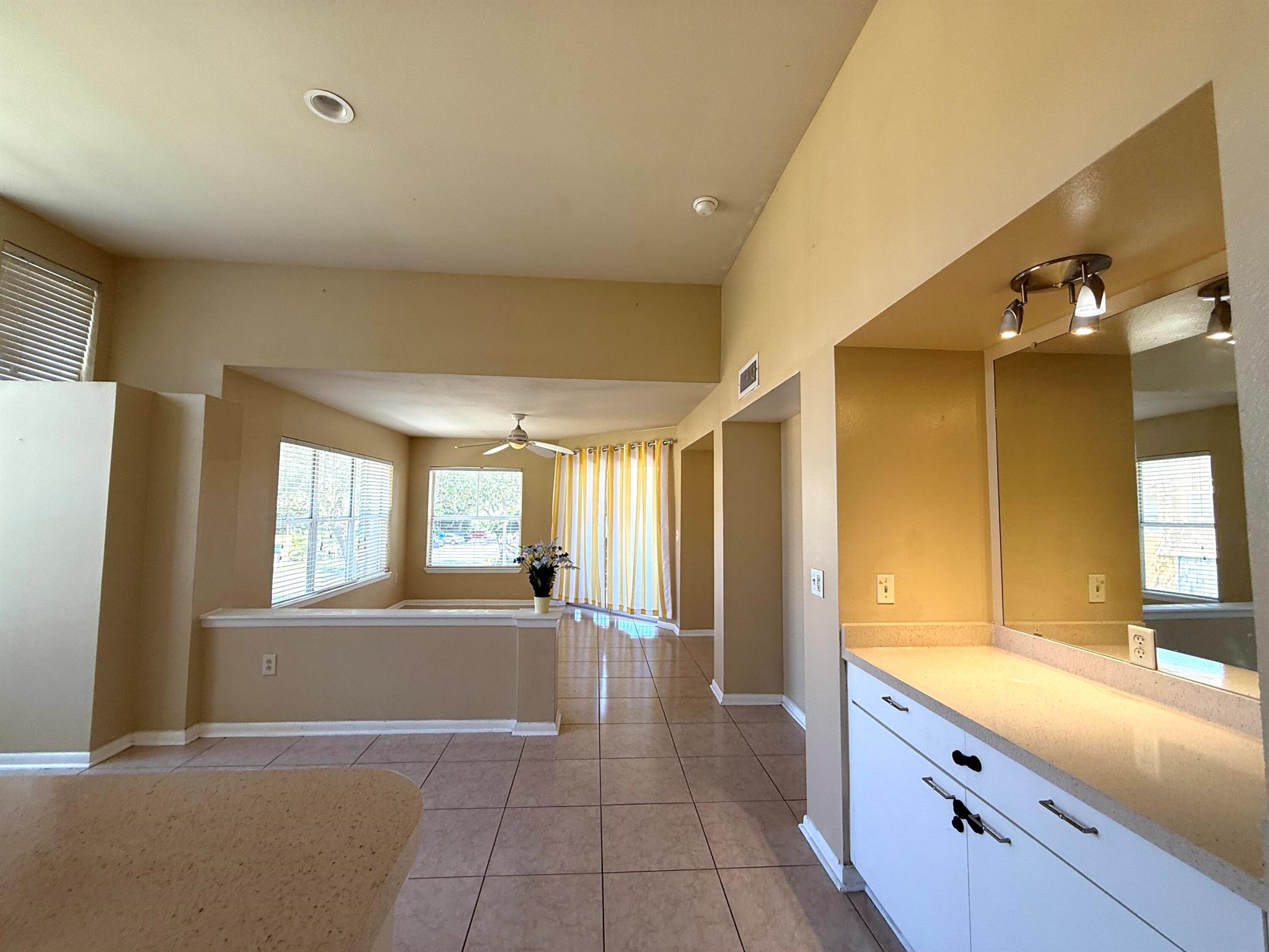 PALM LAKE CONDO - Residential Lease