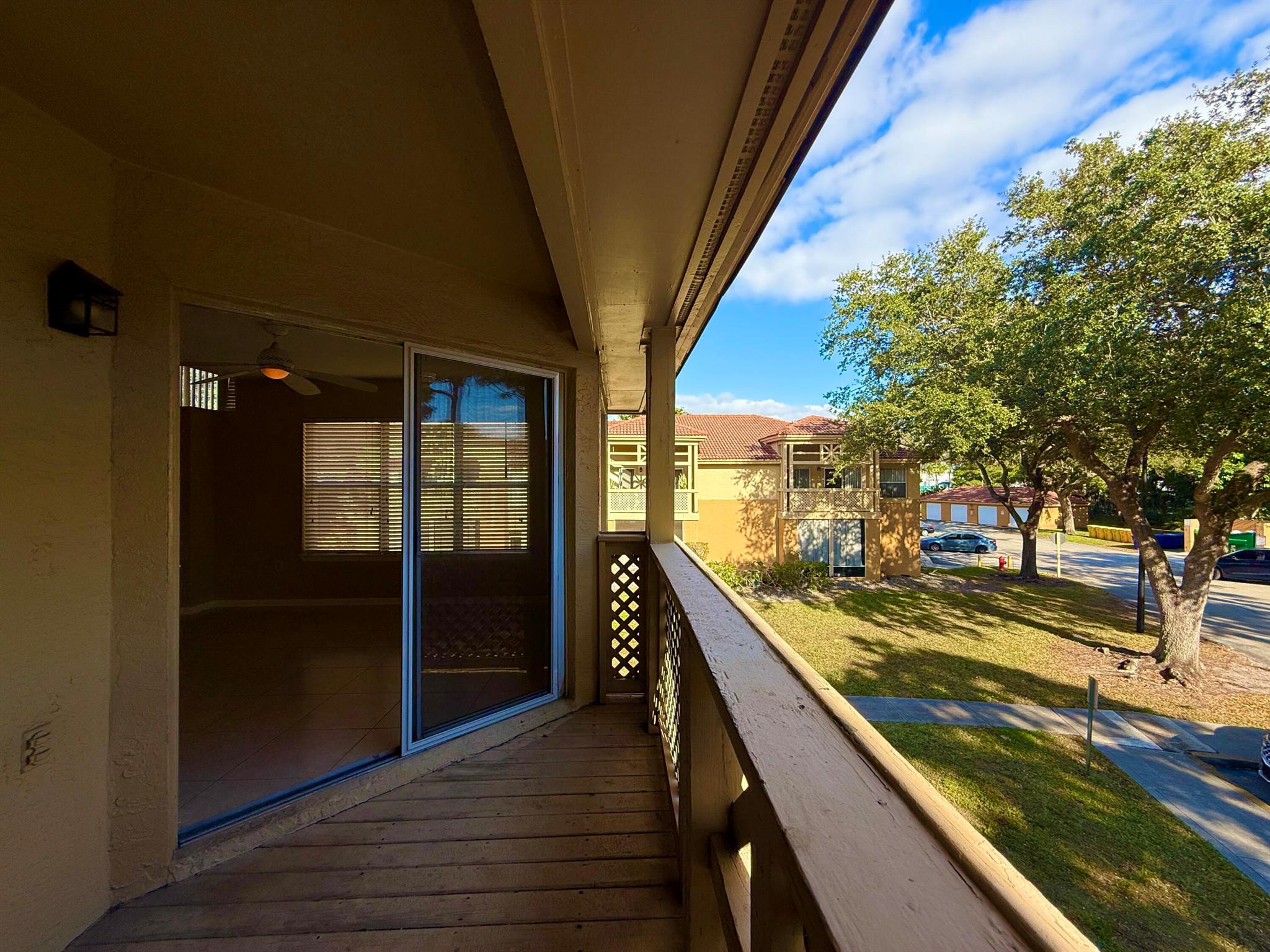 PALM LAKE CONDO - Residential Lease