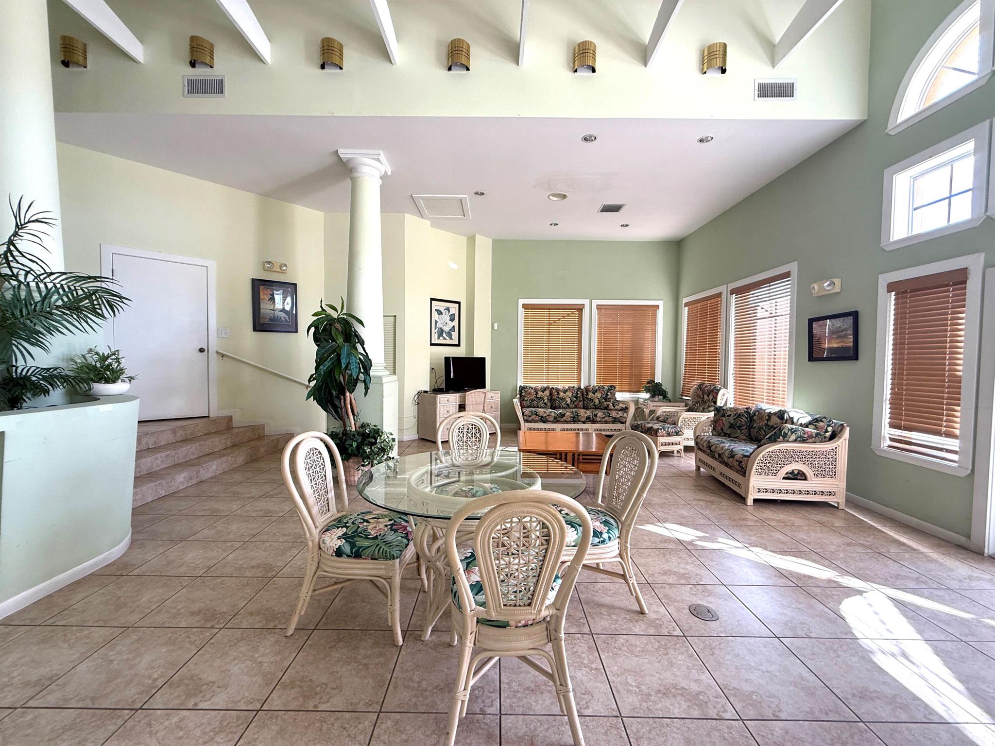 PALM LAKE CONDO - Residential Lease