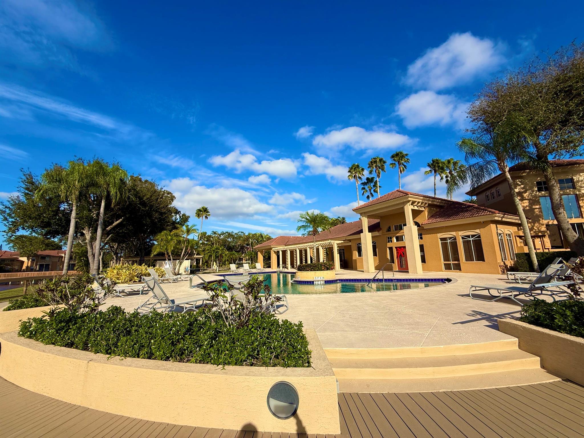 PALM LAKE CONDO - Residential Lease