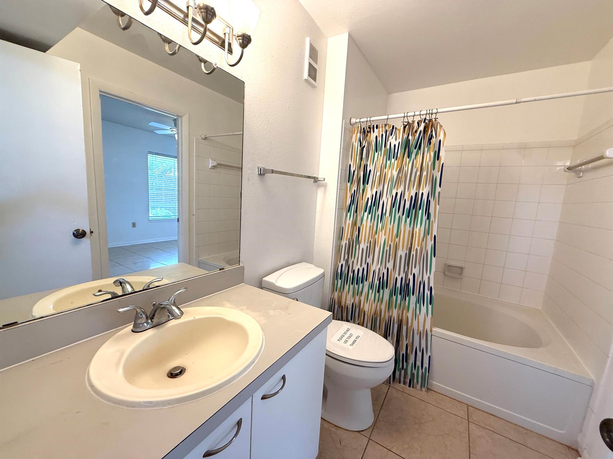 PALM LAKE CONDO - Residential Lease