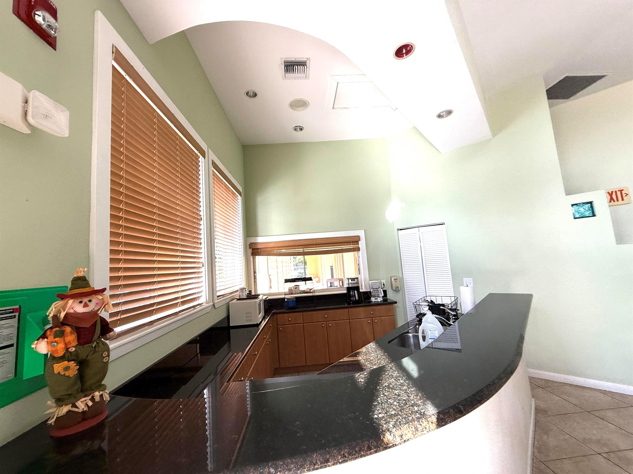 PALM LAKE CONDO - Residential Lease