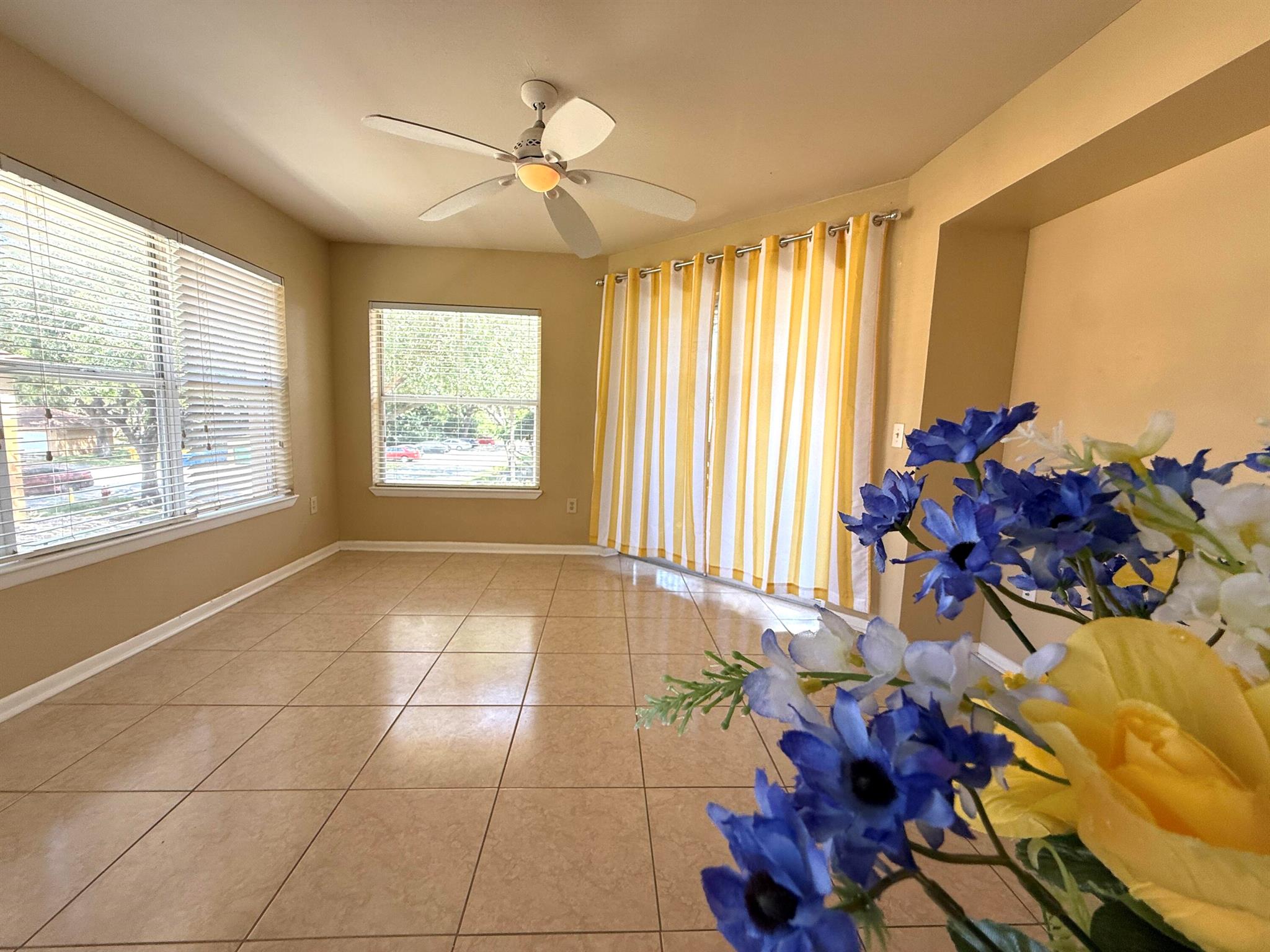 PALM LAKE CONDO - Residential Lease