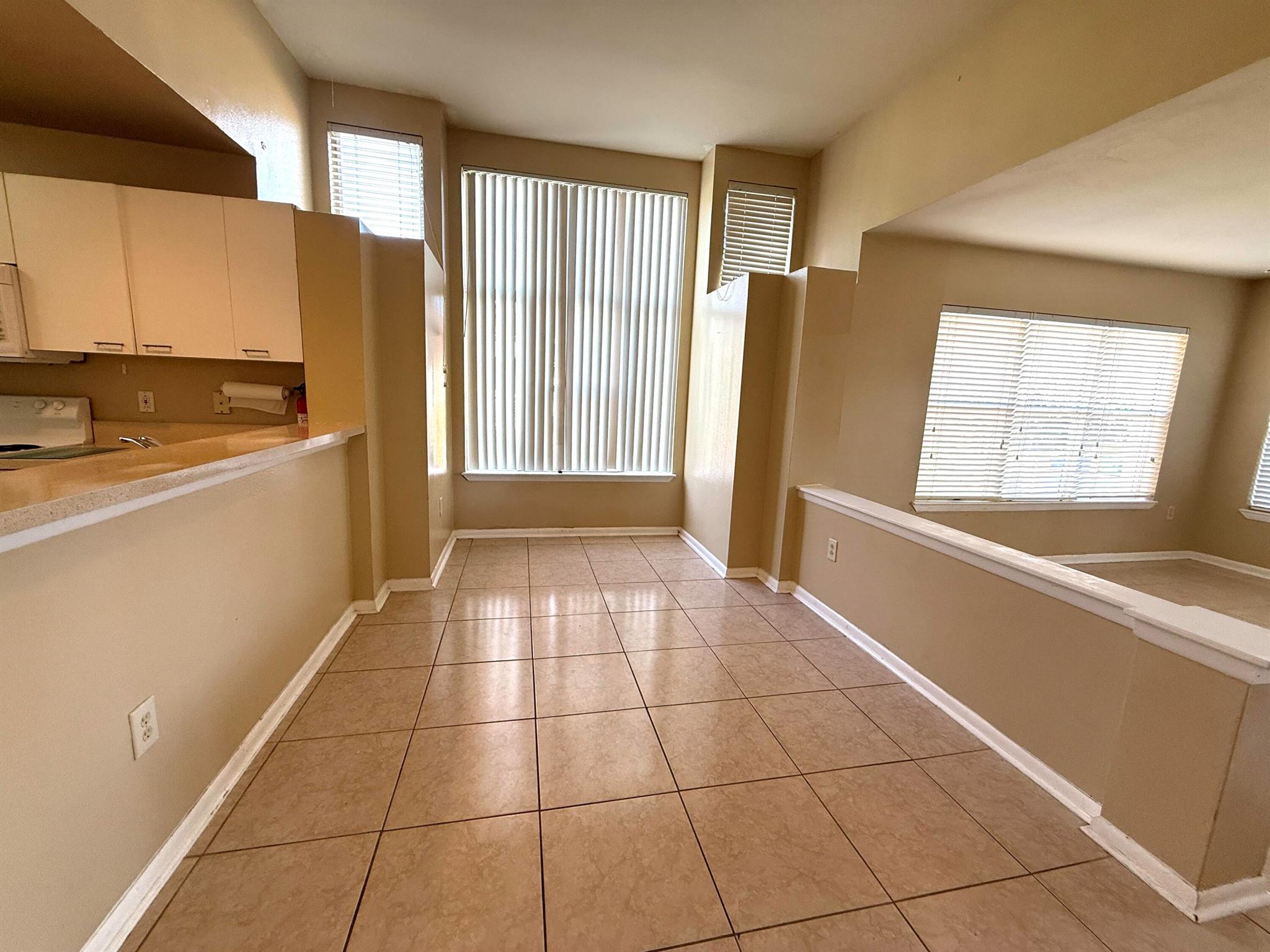 PALM LAKE CONDO - Residential Lease