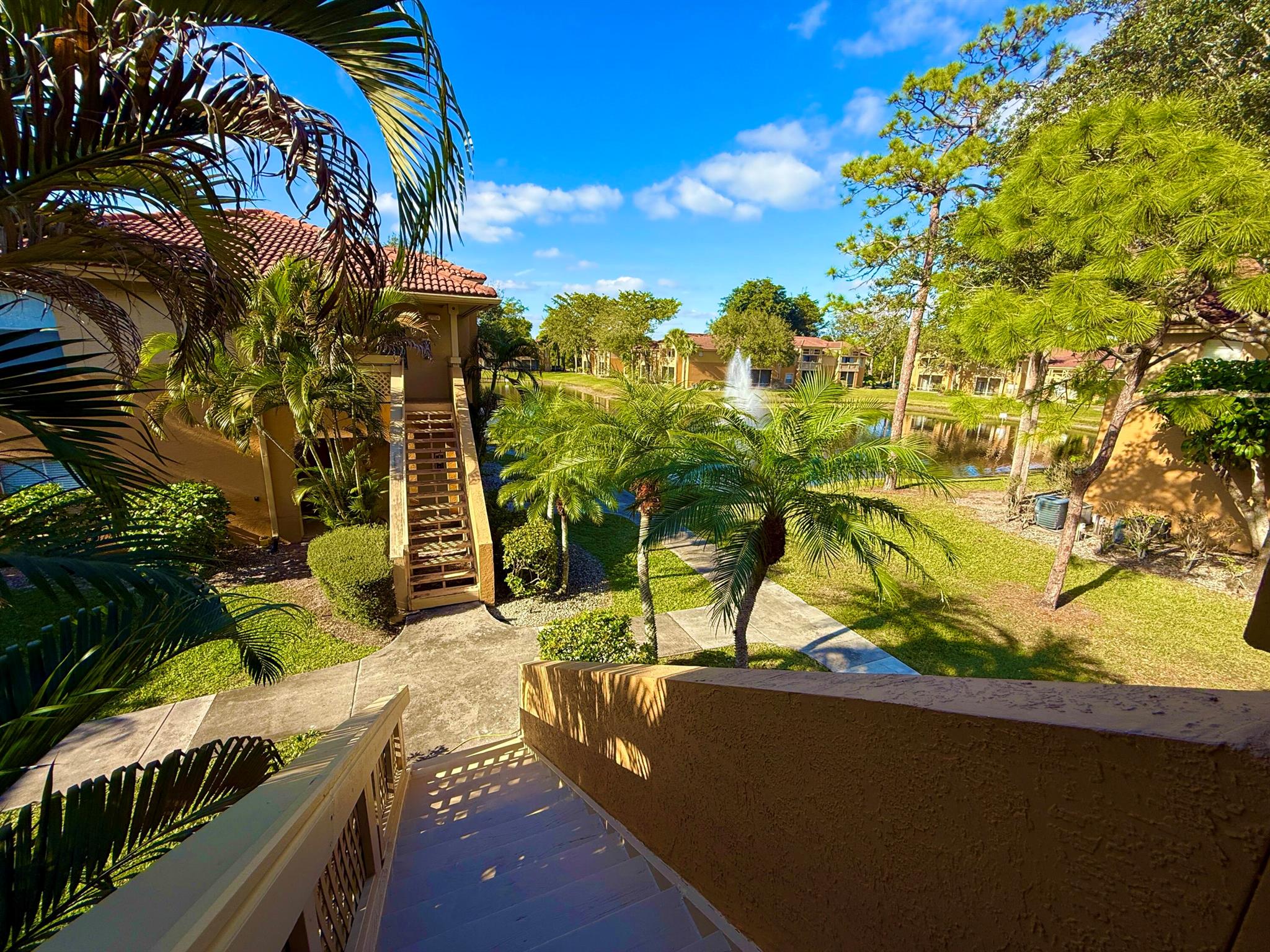 PALM LAKE CONDO - Residential Lease