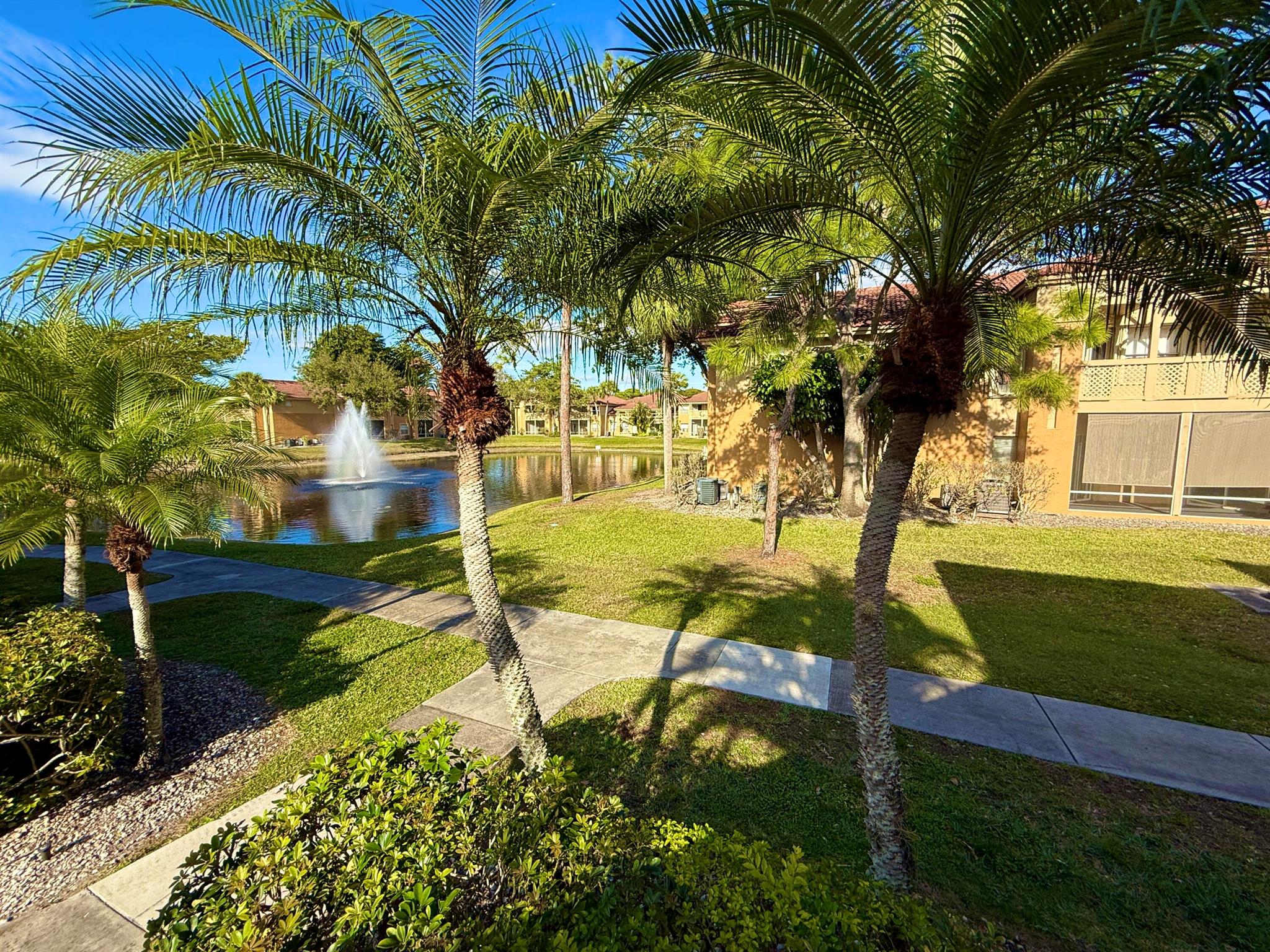 PALM LAKE CONDO - Residential Lease