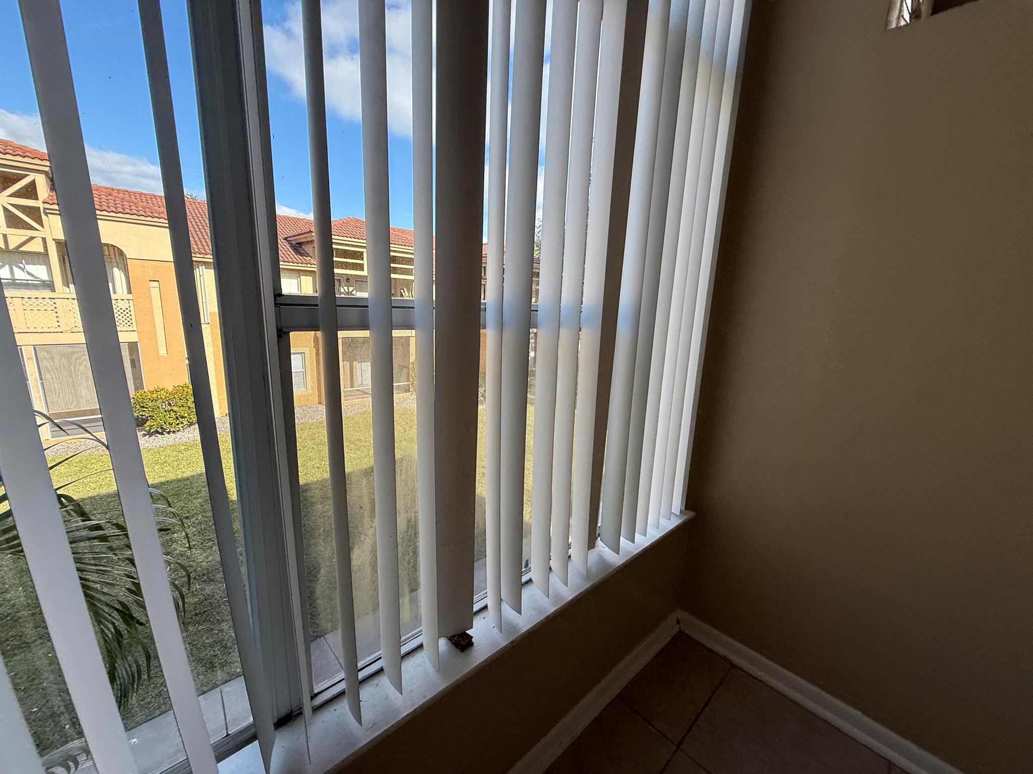 PALM LAKE CONDO - Residential Lease