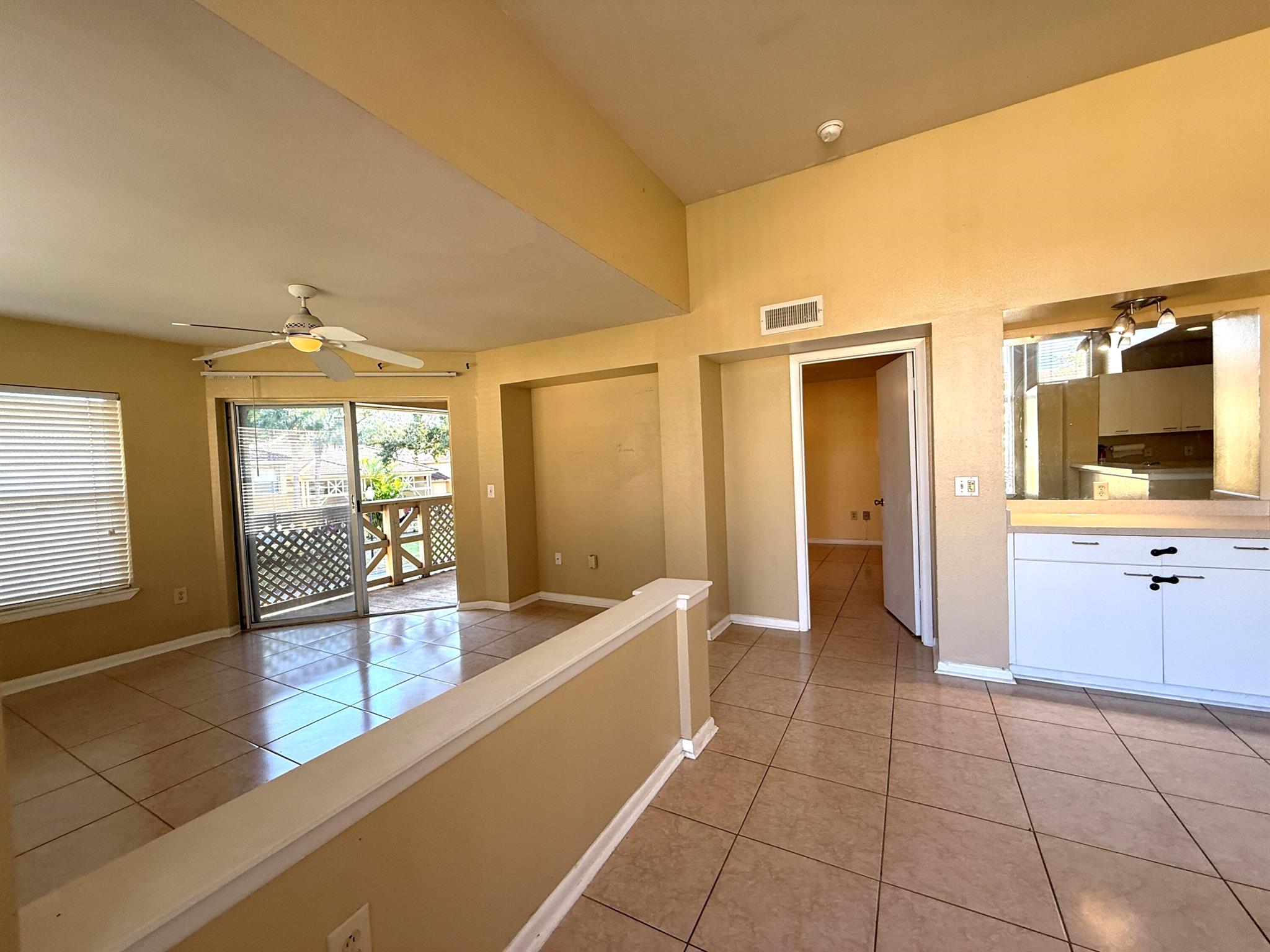 PALM LAKE CONDO - Residential Lease