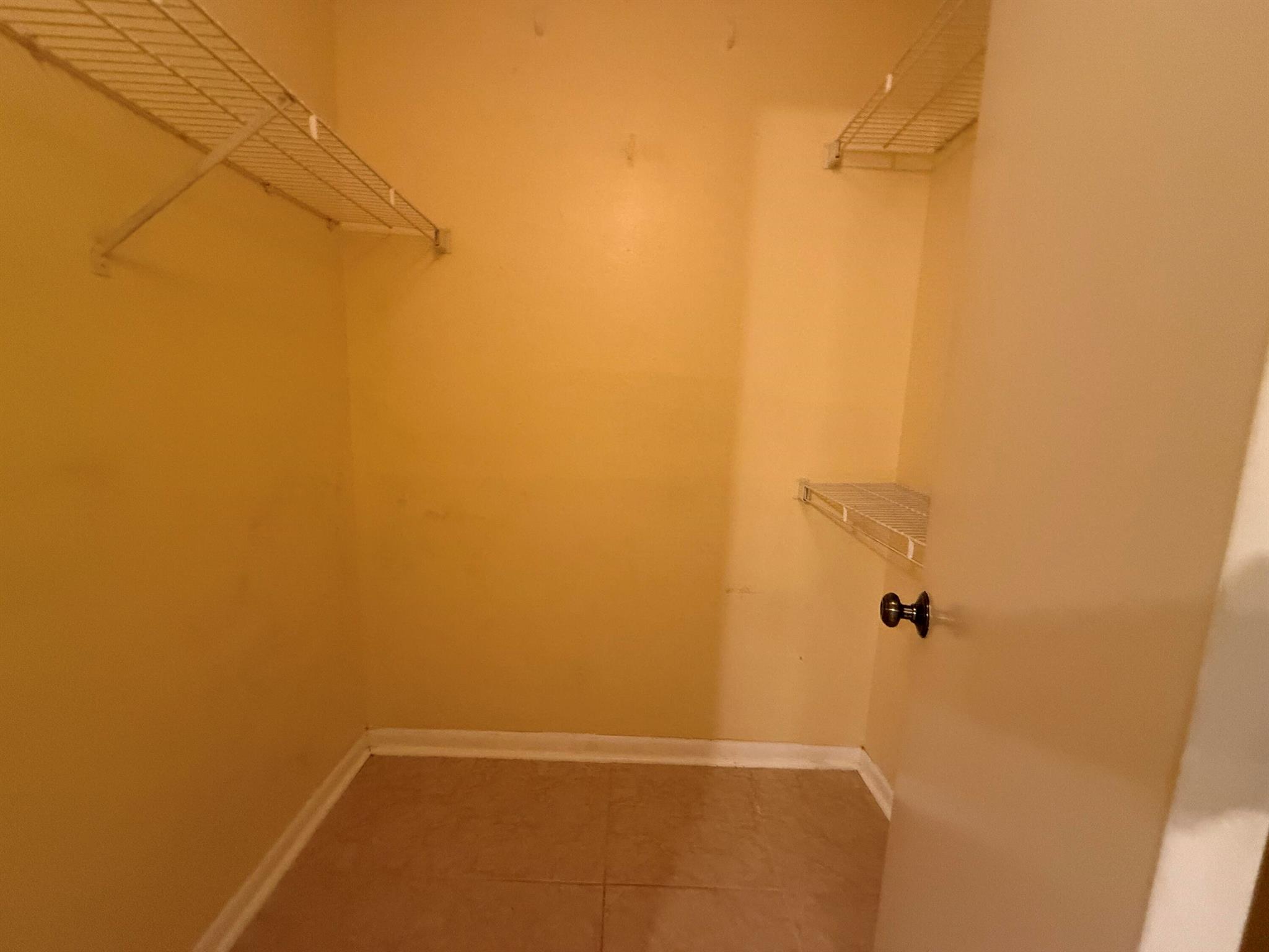 PALM LAKE CONDO - Residential Lease