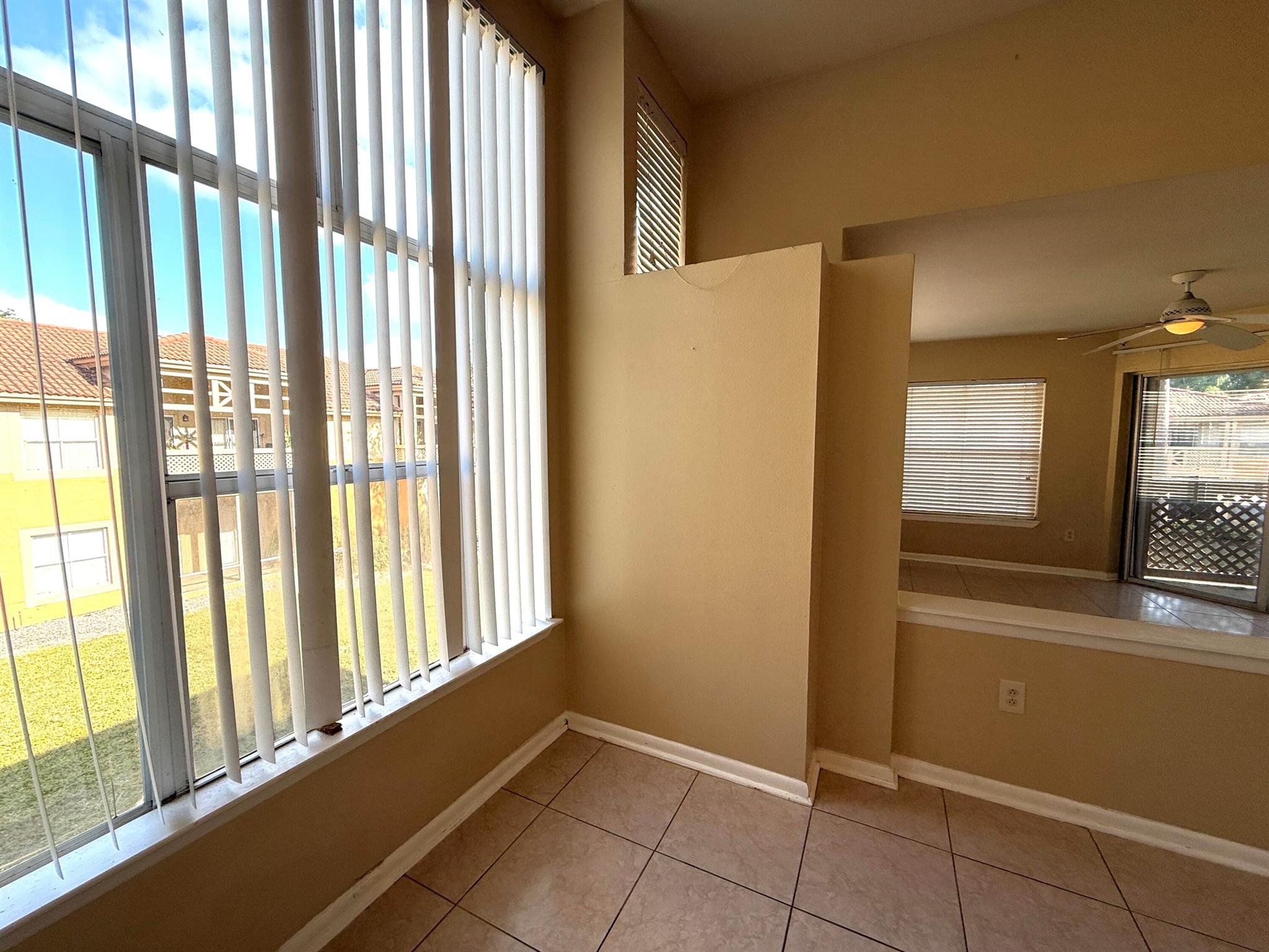 PALM LAKE CONDO - Residential Lease