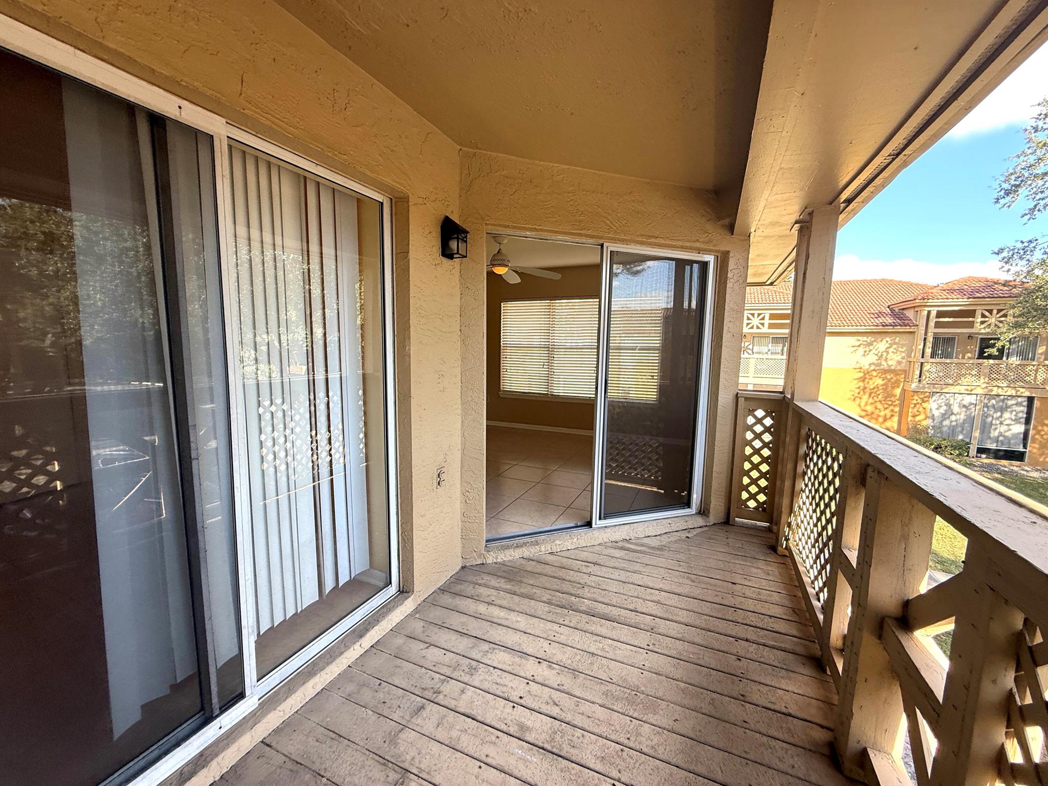 PALM LAKE CONDO - Residential Lease