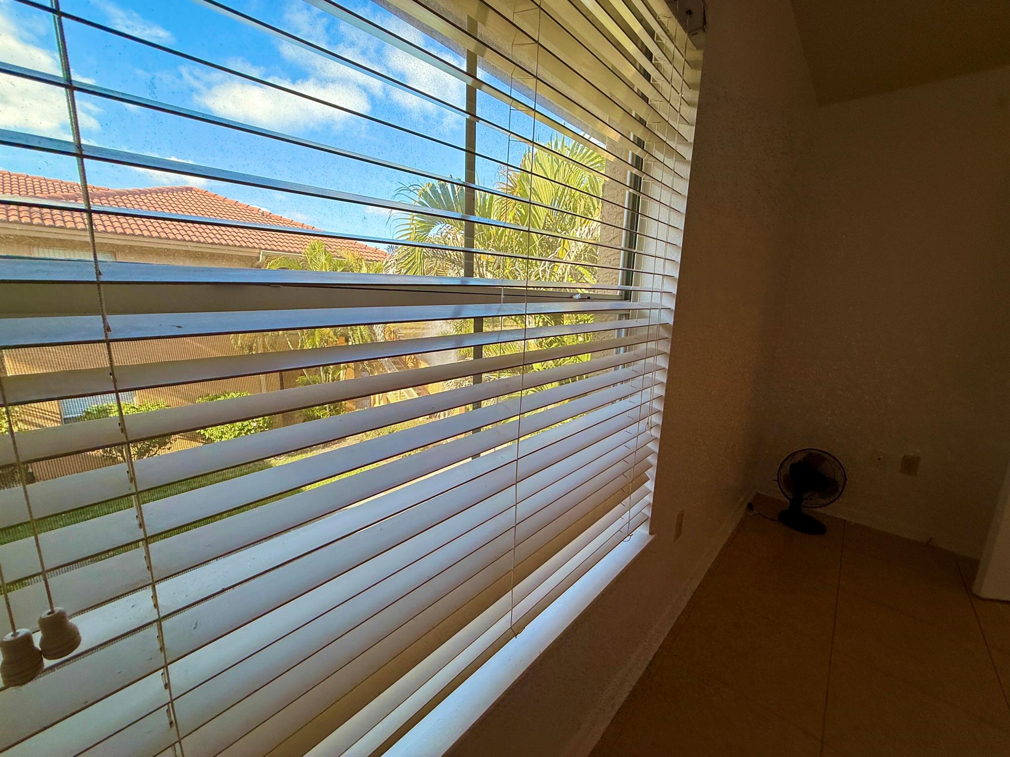 PALM LAKE CONDO - Residential Lease