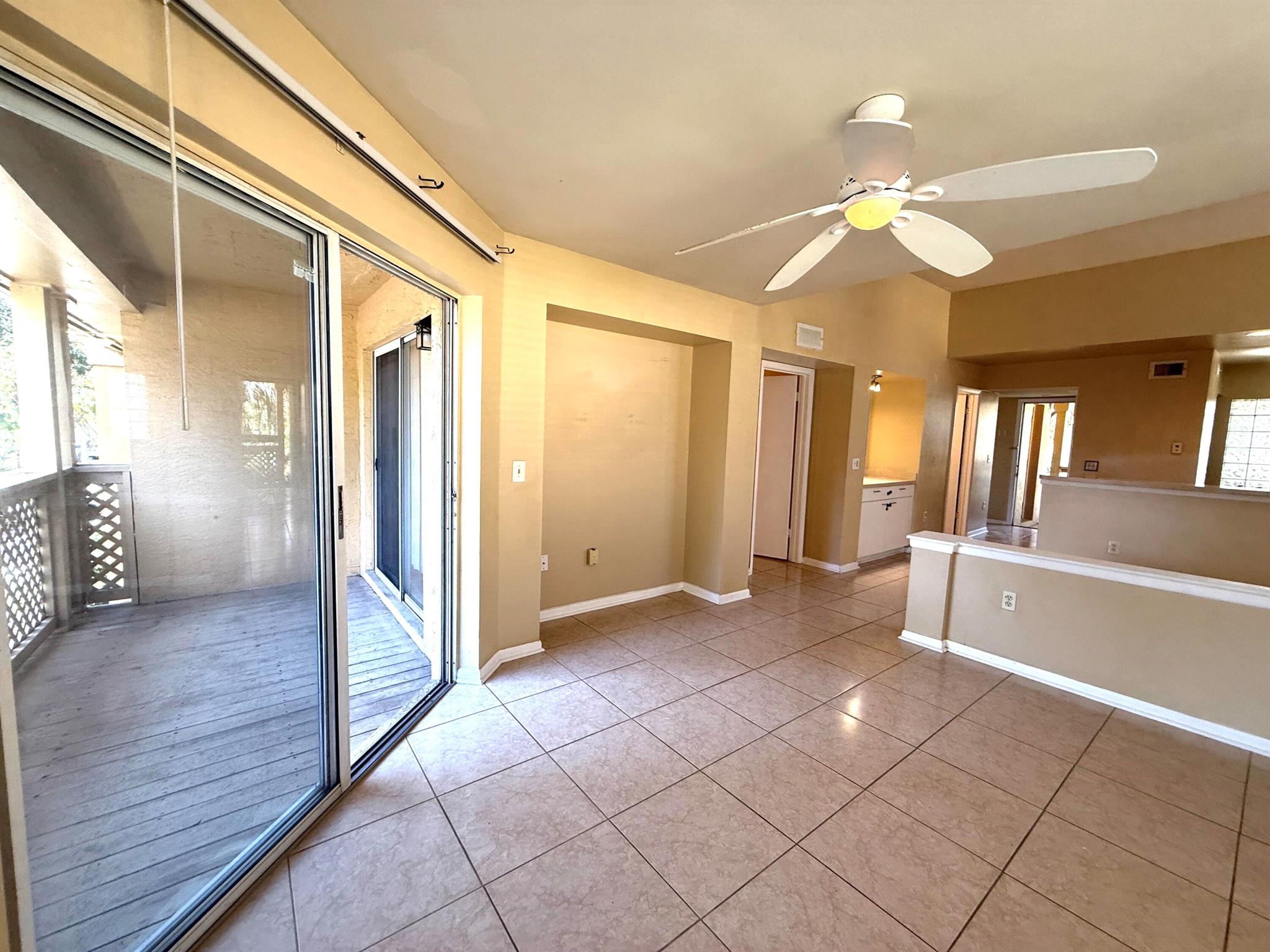 PALM LAKE CONDO - Residential Lease