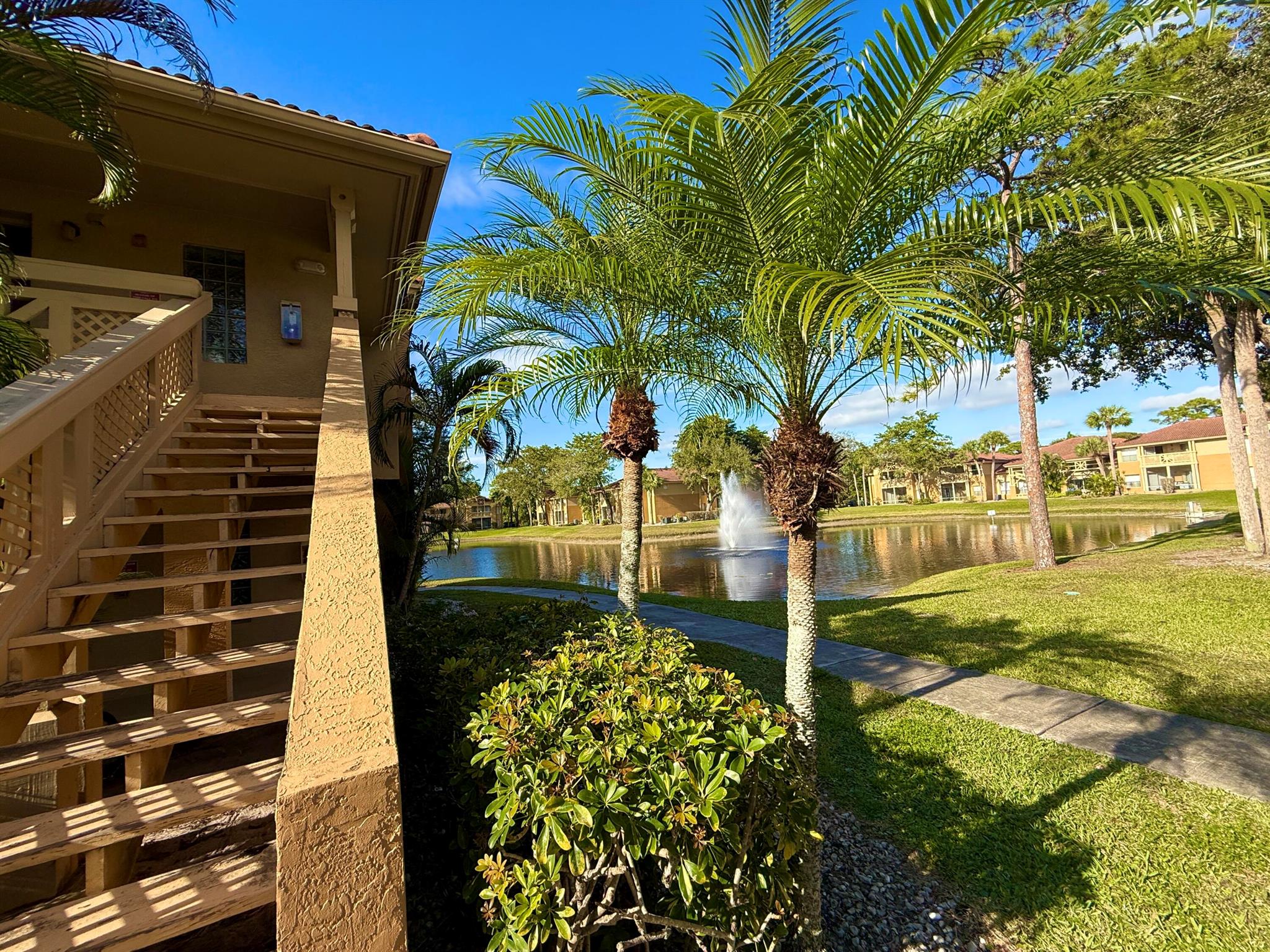 PALM LAKE CONDO - Residential Lease