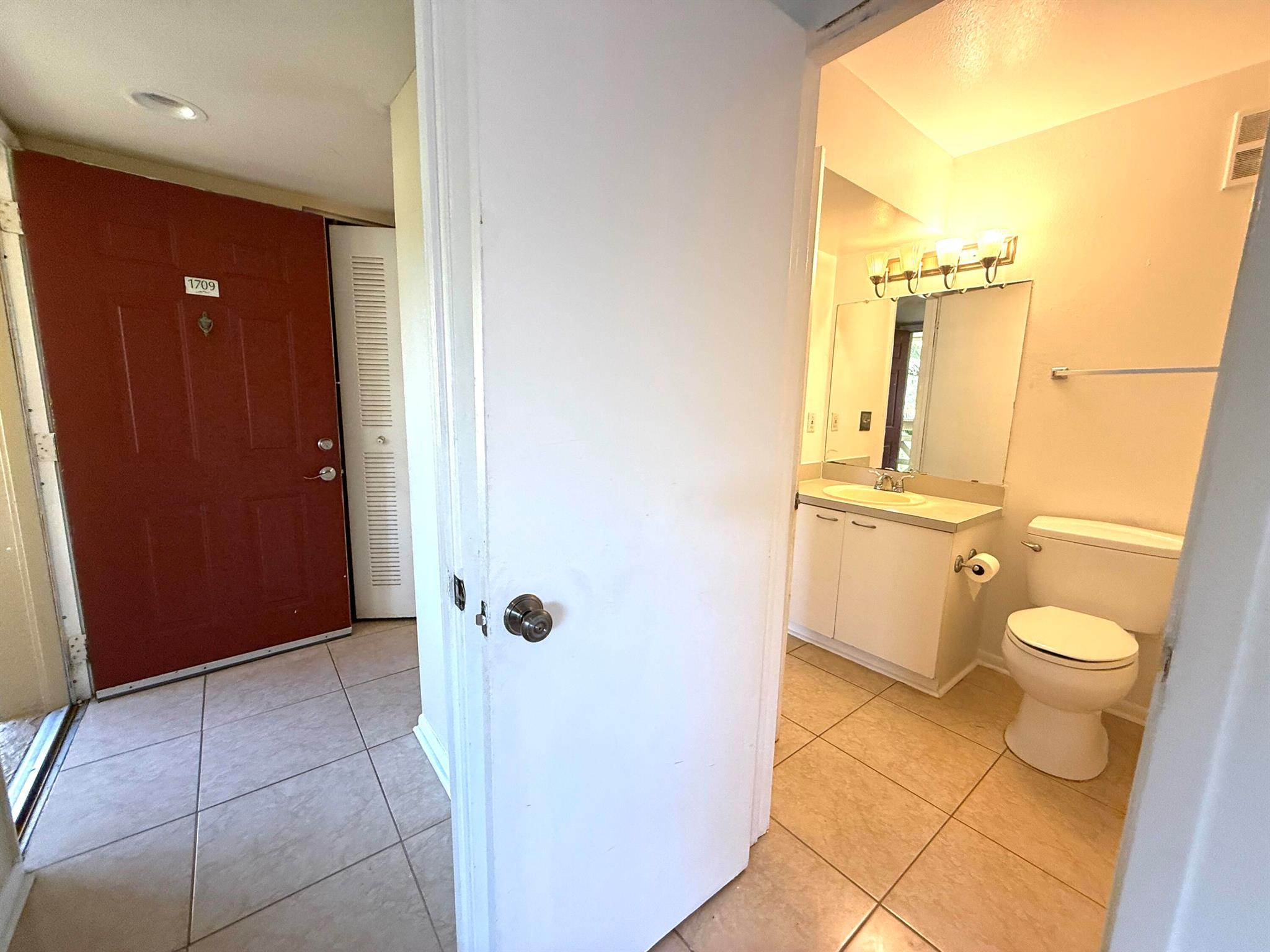 PALM LAKE CONDO - Residential Lease