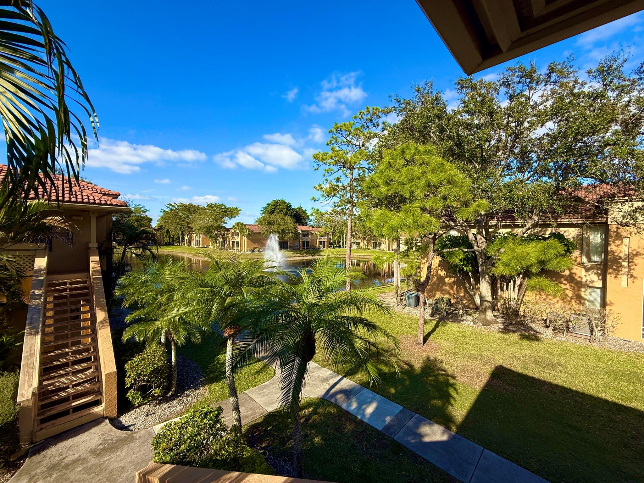 PALM LAKE CONDO - Residential Lease