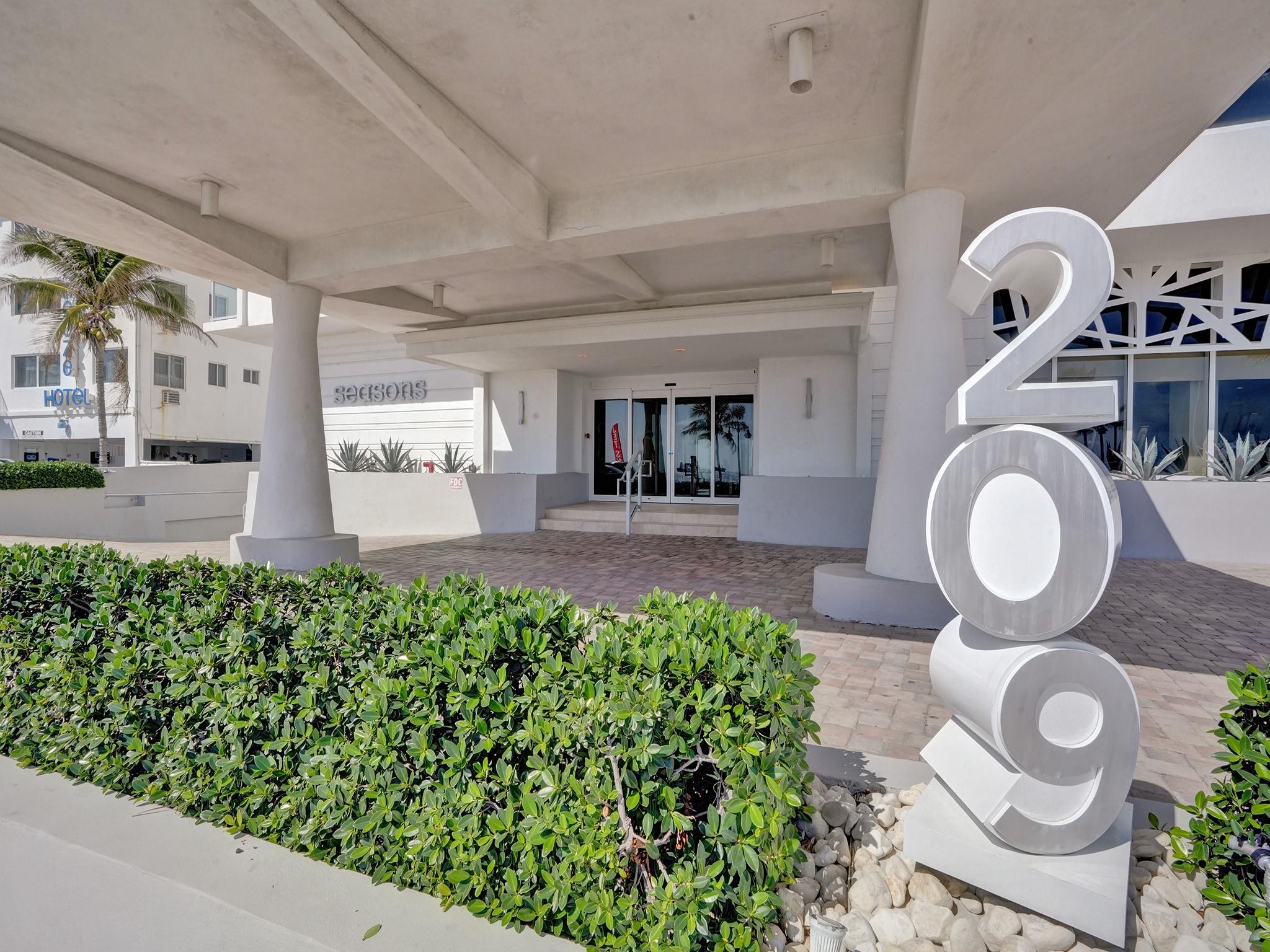 Seasons Condo - Residential