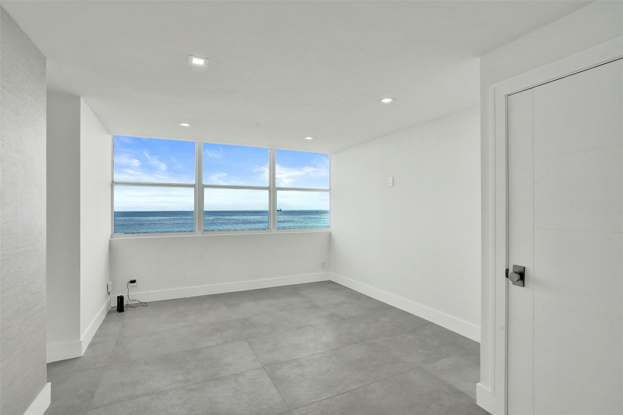 Seasons Condo - Residential