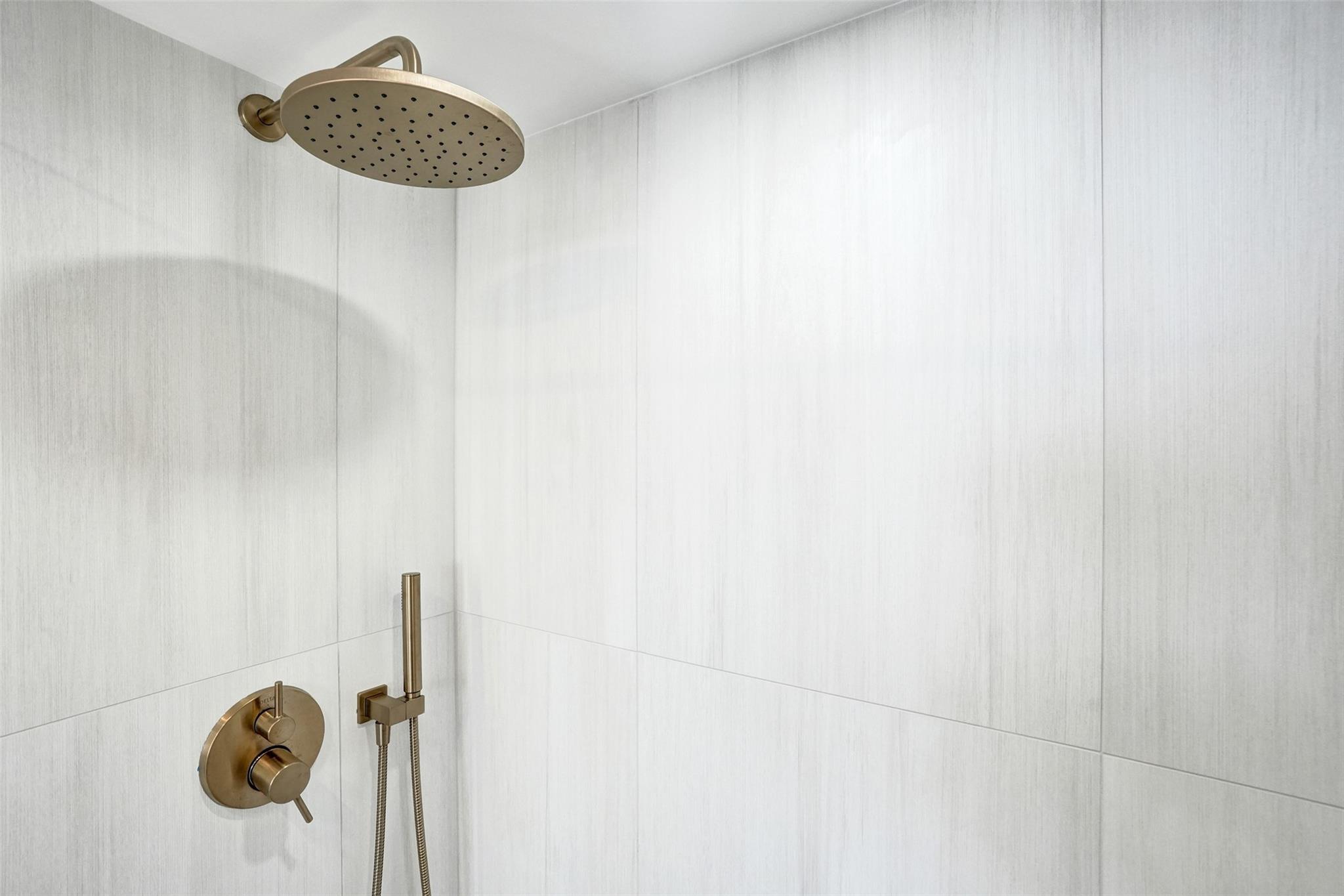 Seasons Condo - Residential