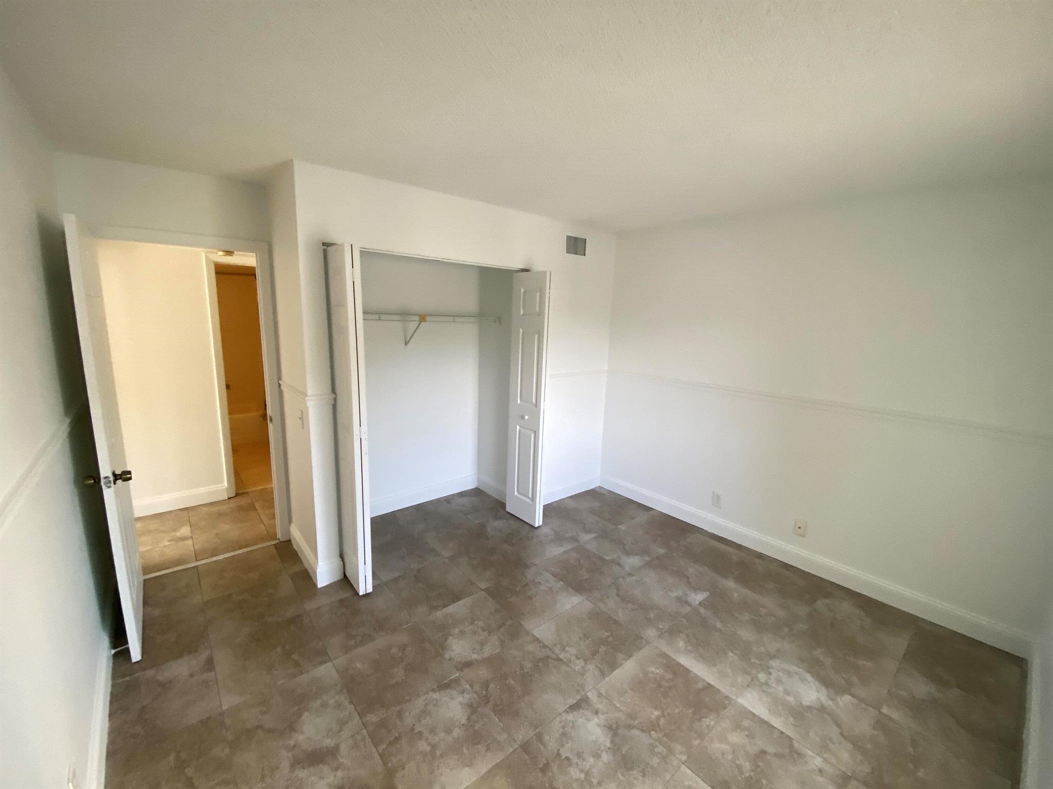 PALM CLUB VILLAGE II COND - Residential Lease