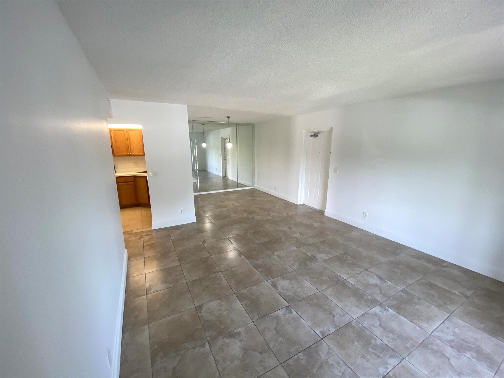 PALM CLUB VILLAGE II COND - Residential Lease