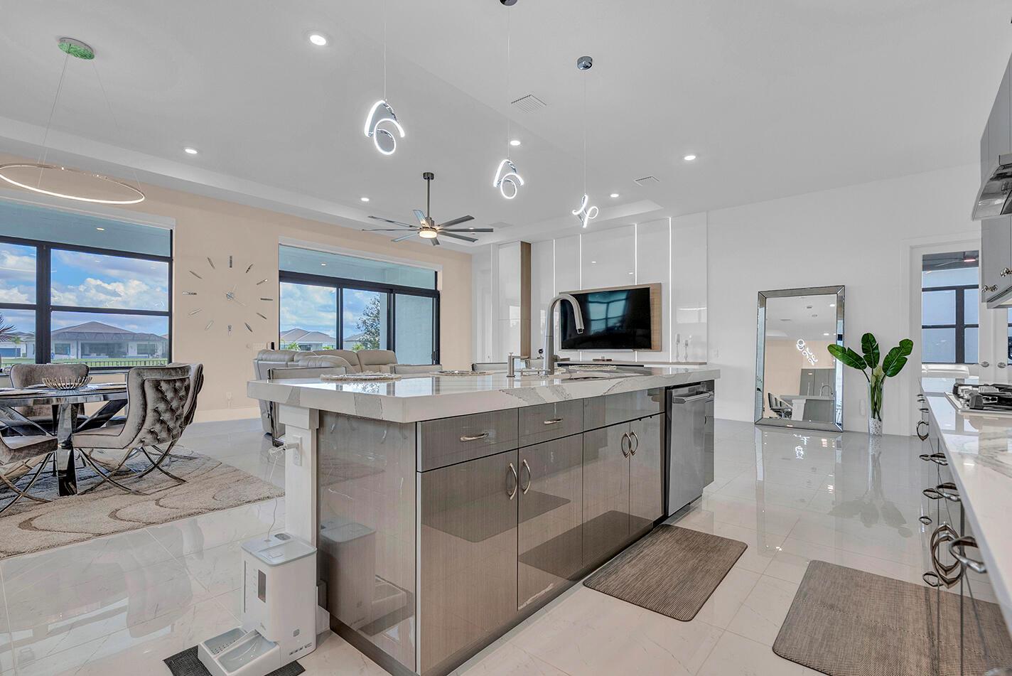 CRESSWIND PALM BEACH - Residential