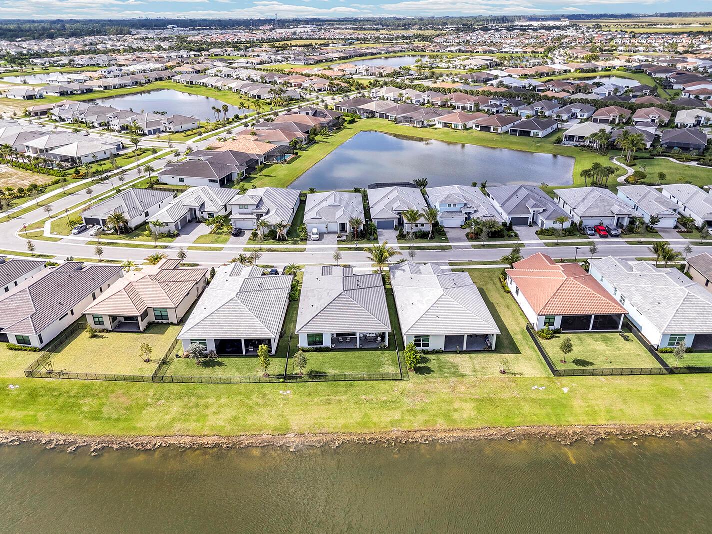 CRESSWIND PALM BEACH - Residential