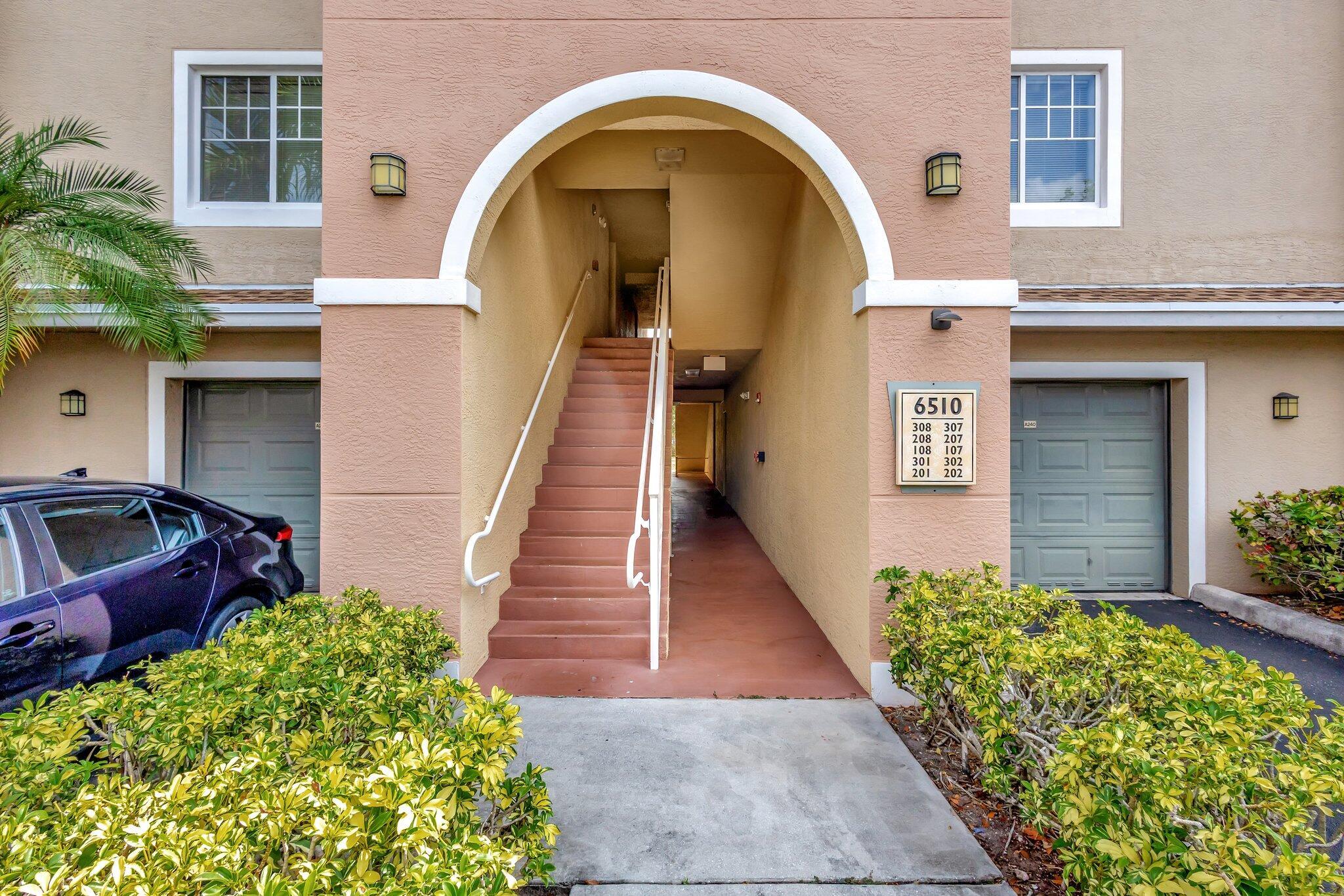 6510 Emerald Dunes Drive 302