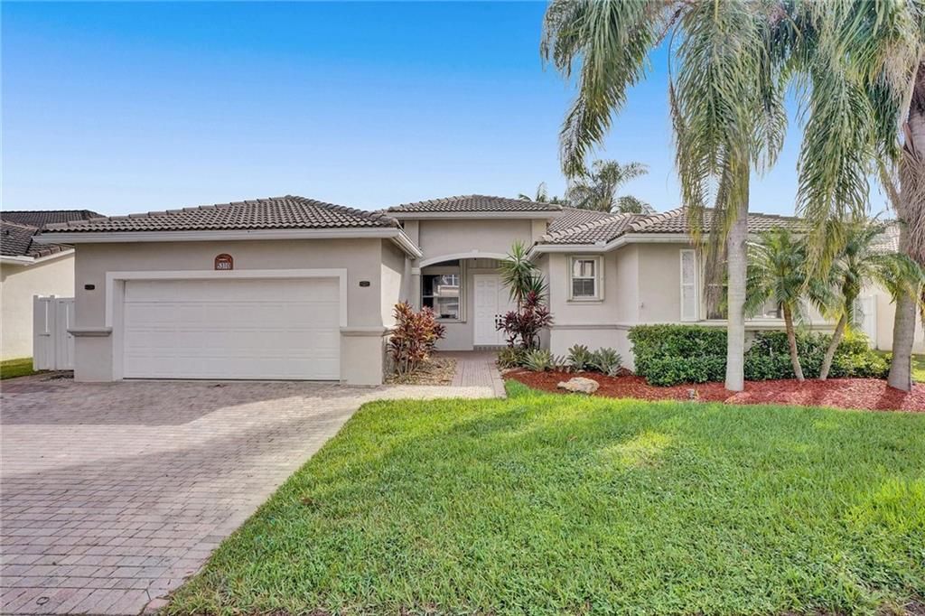 Photo of 5310 SW 34th Ter, Fort Lauderdale, FL 33312 (MLS # F10306288)