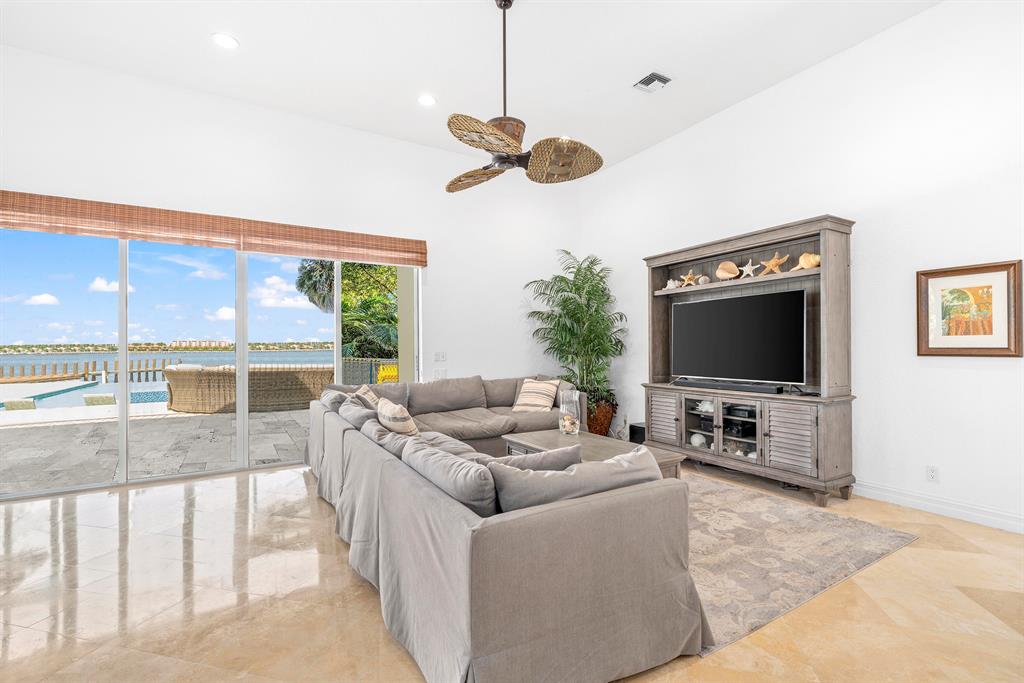 LANTANA POINT - Residential