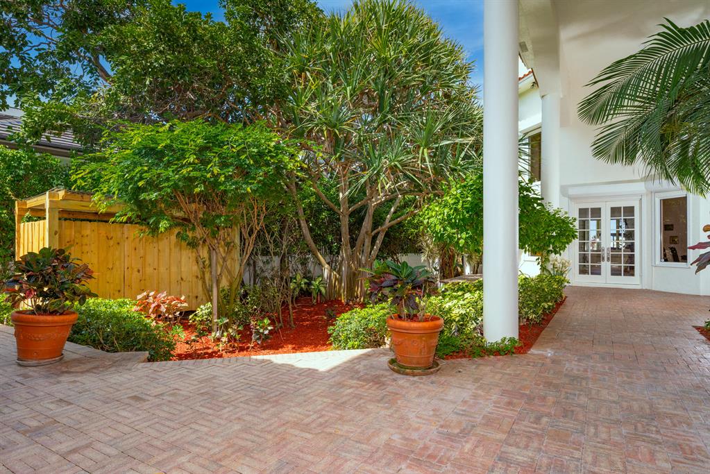 LANTANA POINT - Residential