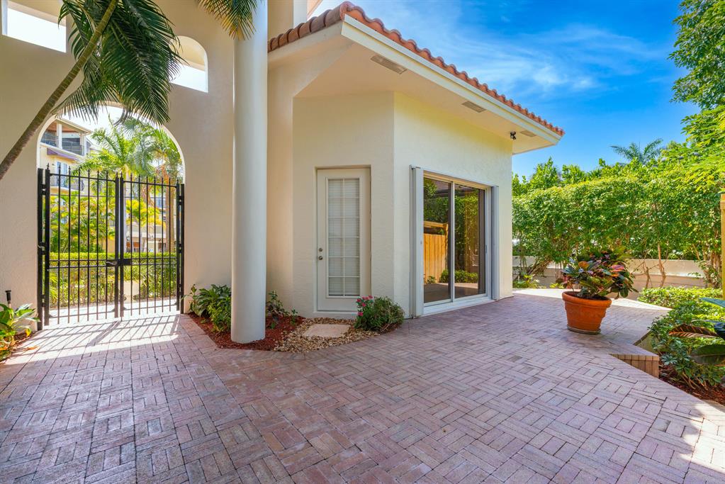 LANTANA POINT - Residential