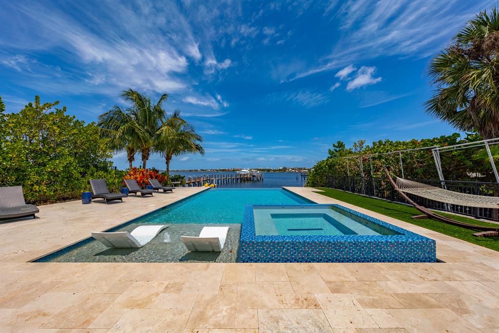 LANTANA POINT - Residential