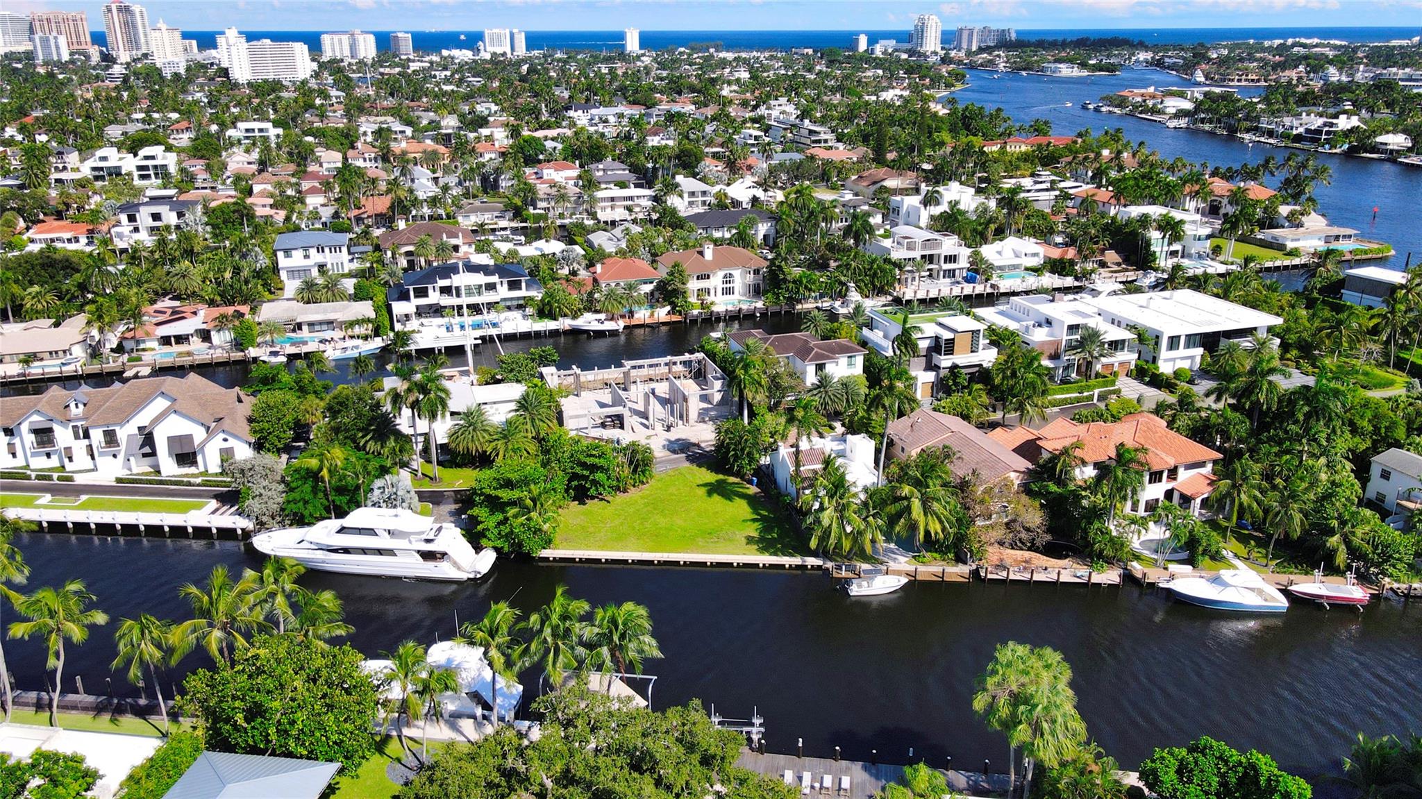 Las Olas Isles - Land