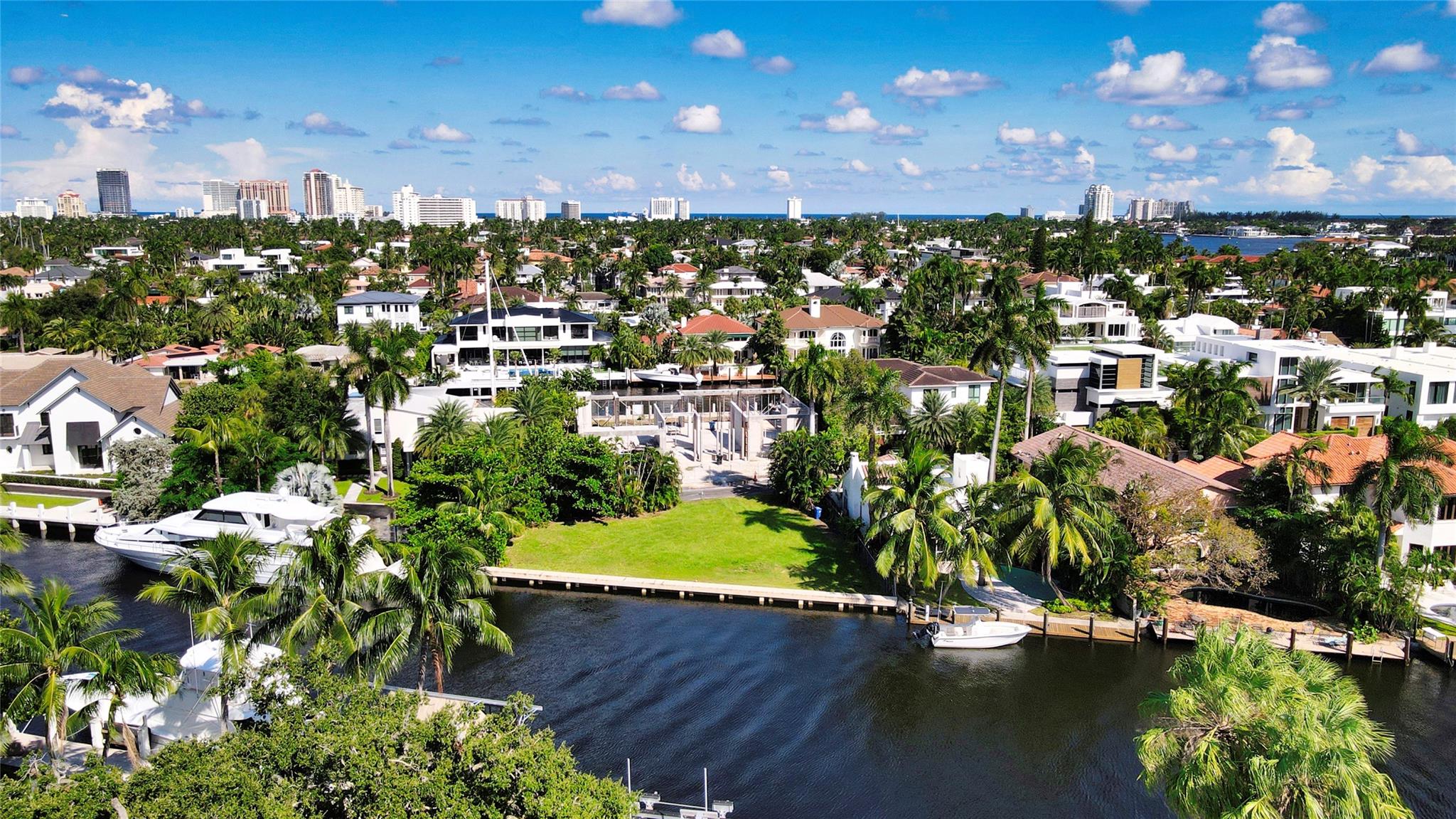 Las Olas Isles - Land