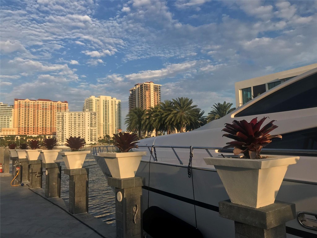 Pelican Isle 21-19 B - Residential